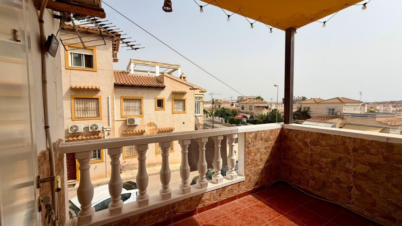 Bungalow de 2 dormitorios en Orihuela Costa - foto 5