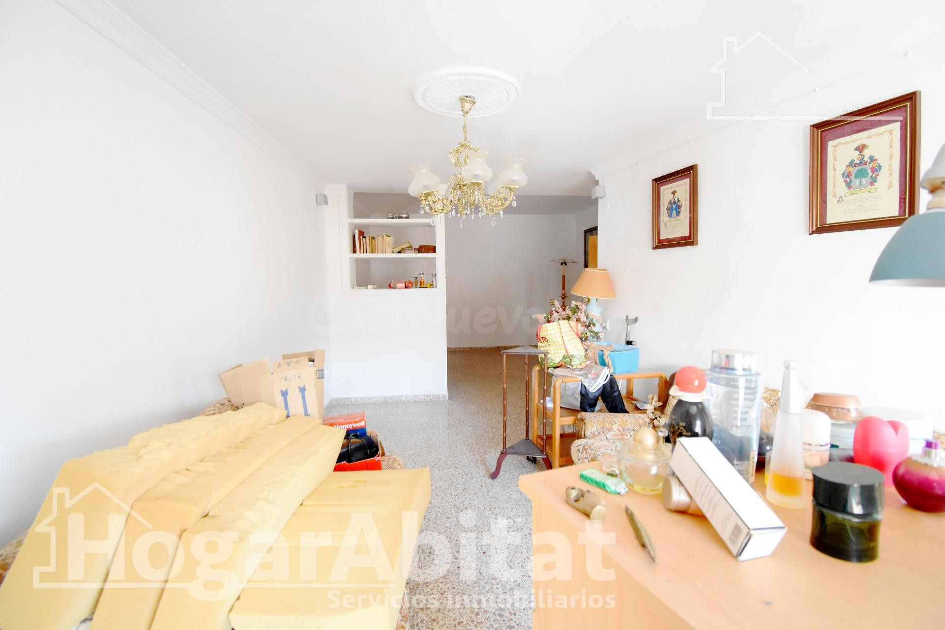 ¡EXCELENTE OPORTUNIDAD! GRAN CASA PARA REFORMAR CON GARAJE Y - foto 3