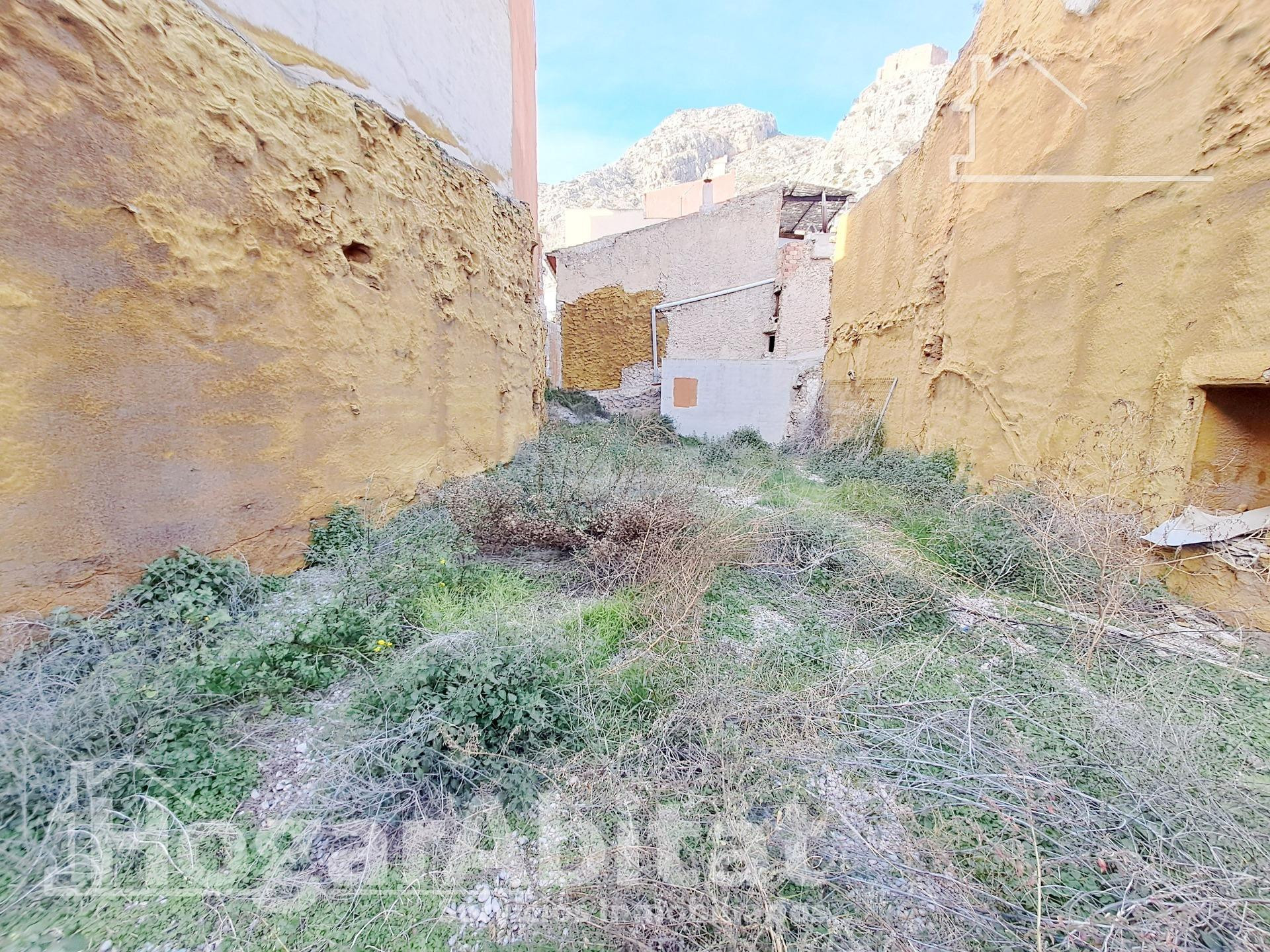 ¡OPORTUNIDAD INCREÍBLE! TERRENO URBANO ESQUINERO Y AMPLIO - foto 5