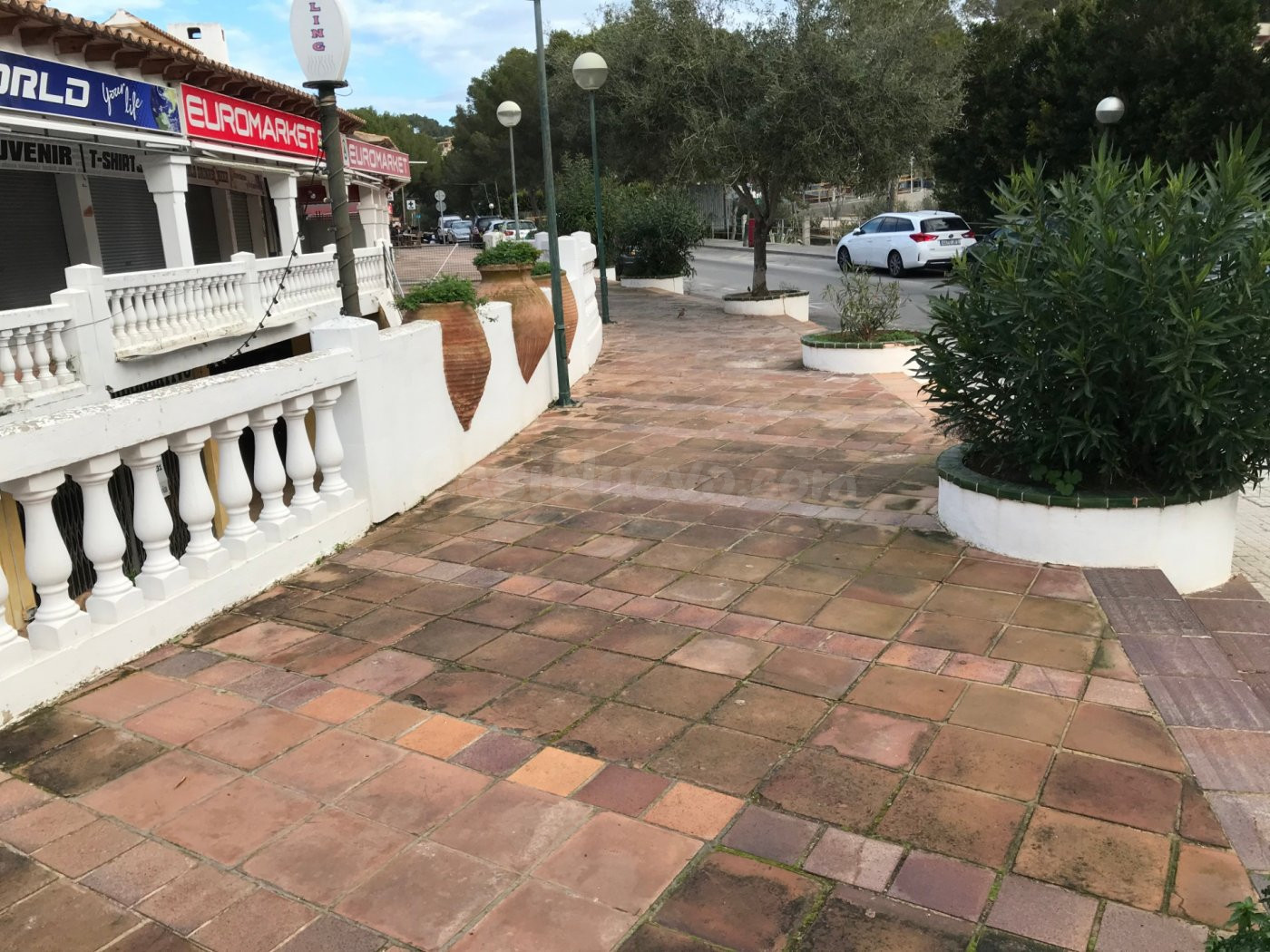 VENTA DE LOCAL COMERCIAL EN COSTA DE LA CALMA