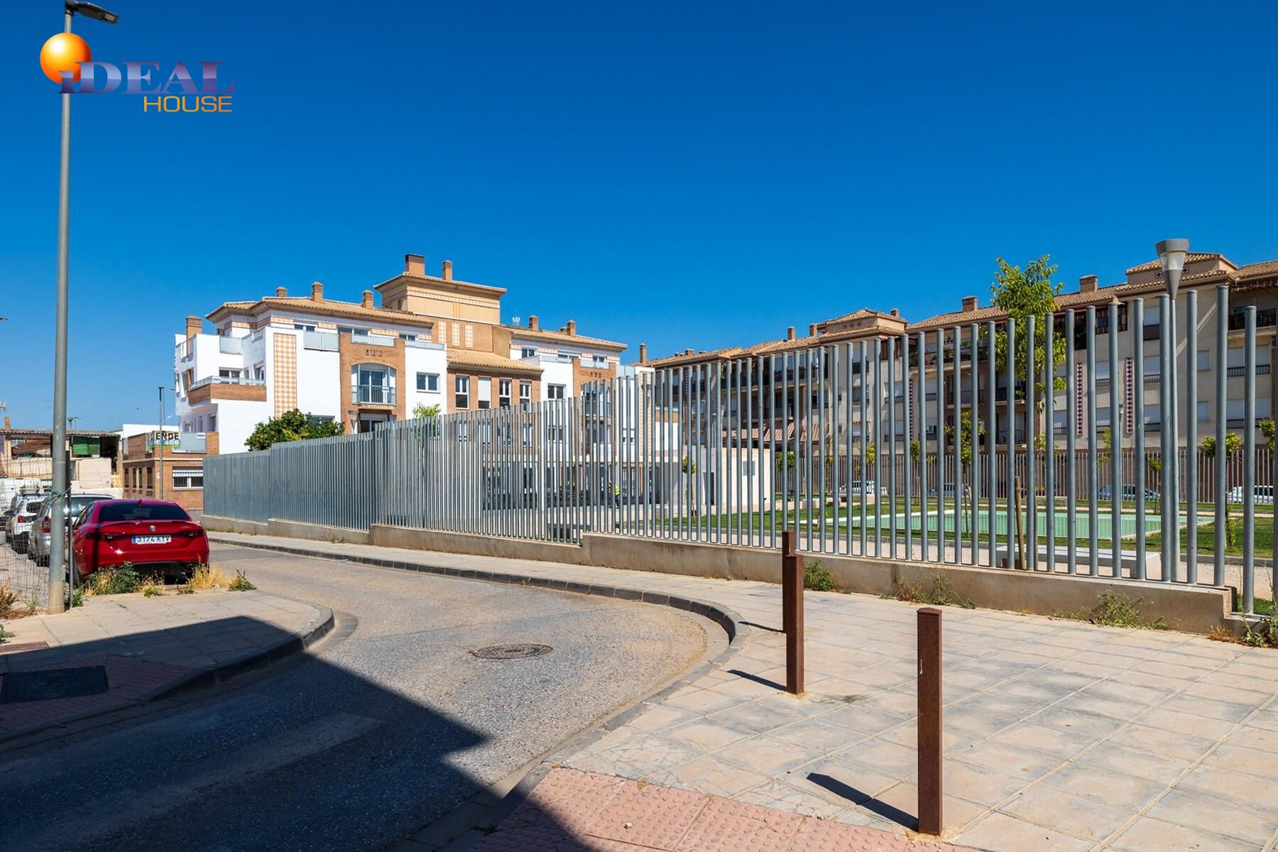 estupendo solar para construir en el mismo centro de Santa F