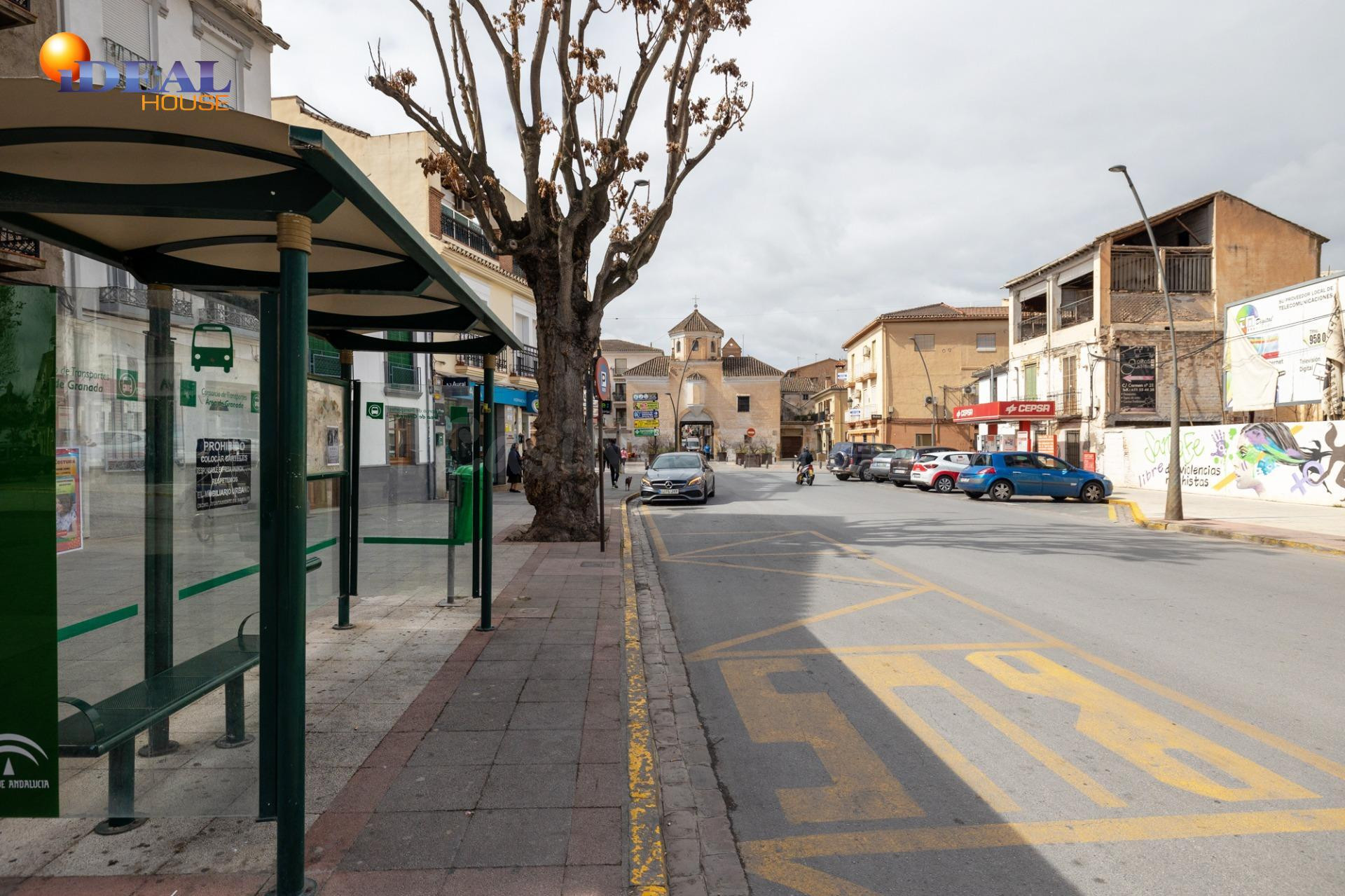 estupendo solar para construir en el mismo centro de Santa F - foto 2