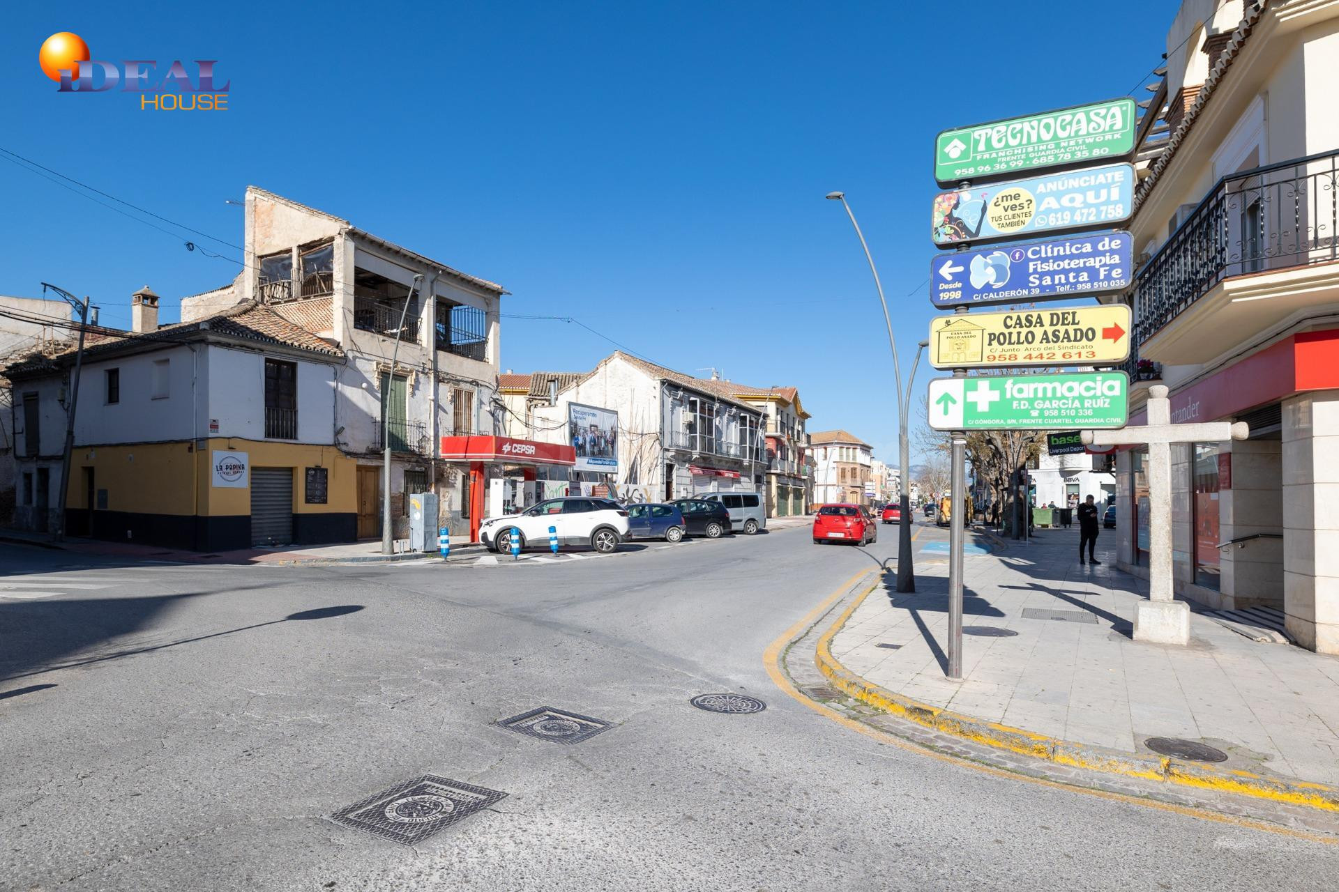 estupendo solar para construir en el mismo centro de Santa F - foto 4