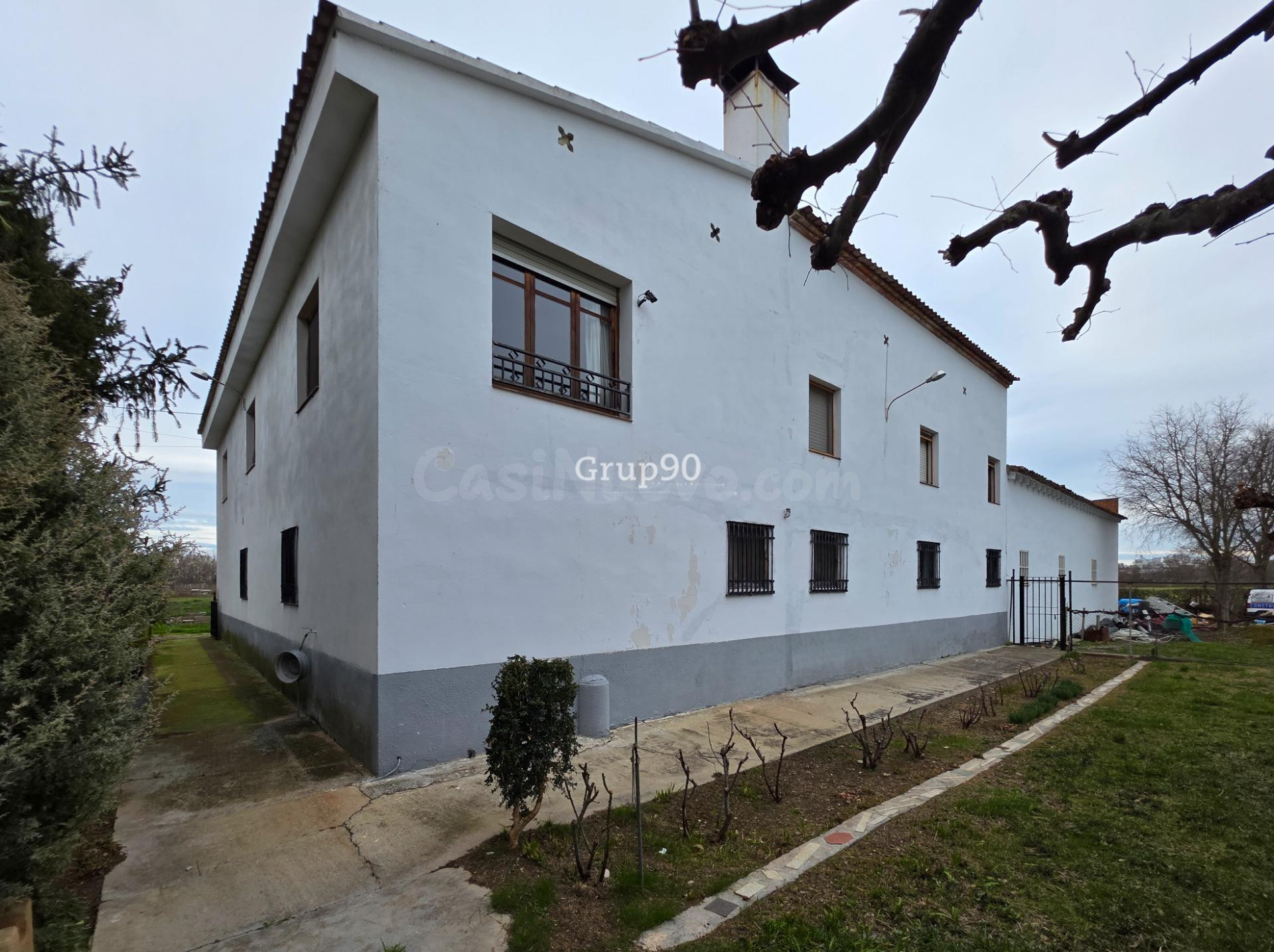 ¡Oportunidad Única! Casa con 3 Almacenes y 7.000 m2 de Terre - foto 3