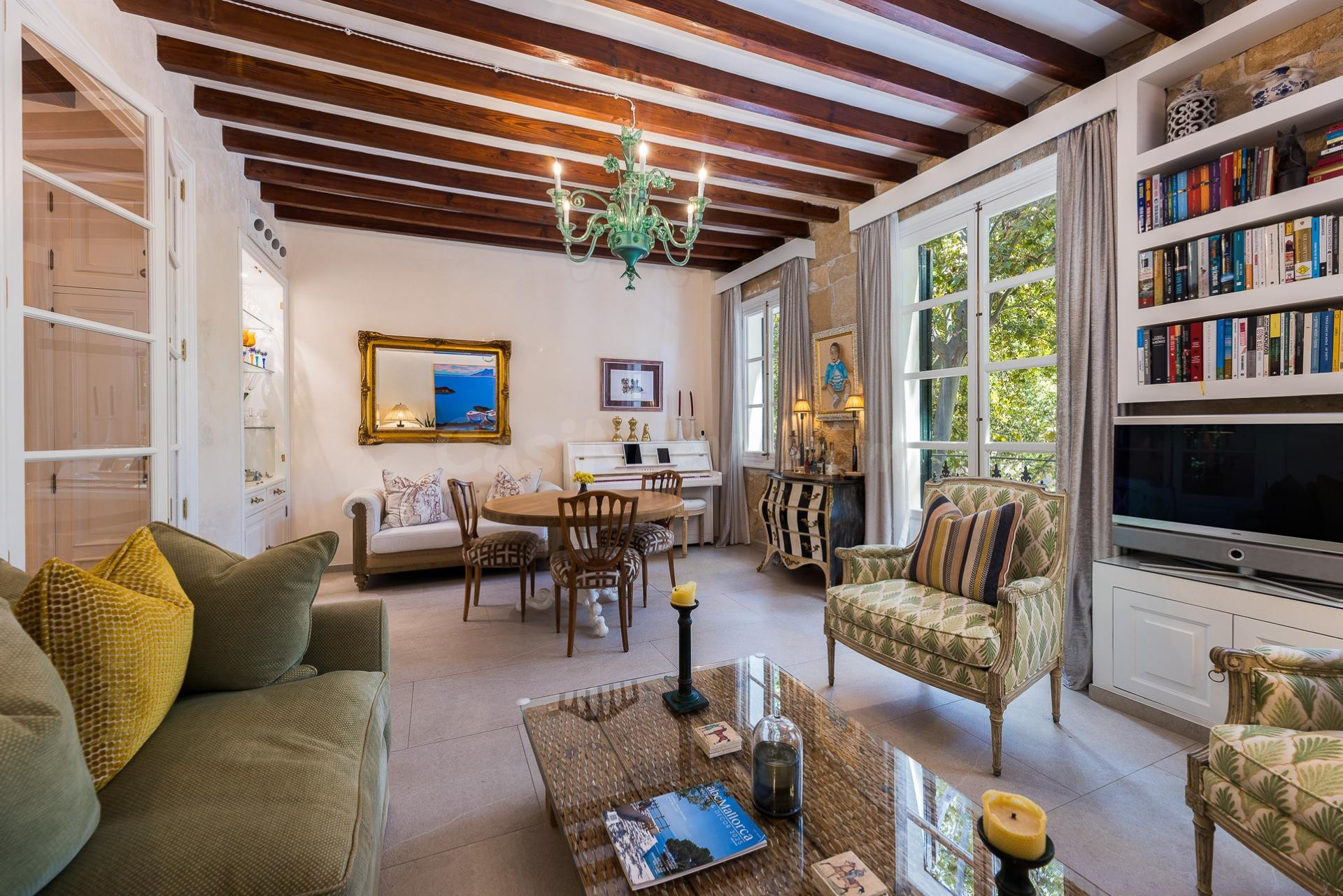 Vivienda con carácter totalmente reformada en una ubicación emblemática. - foto 3