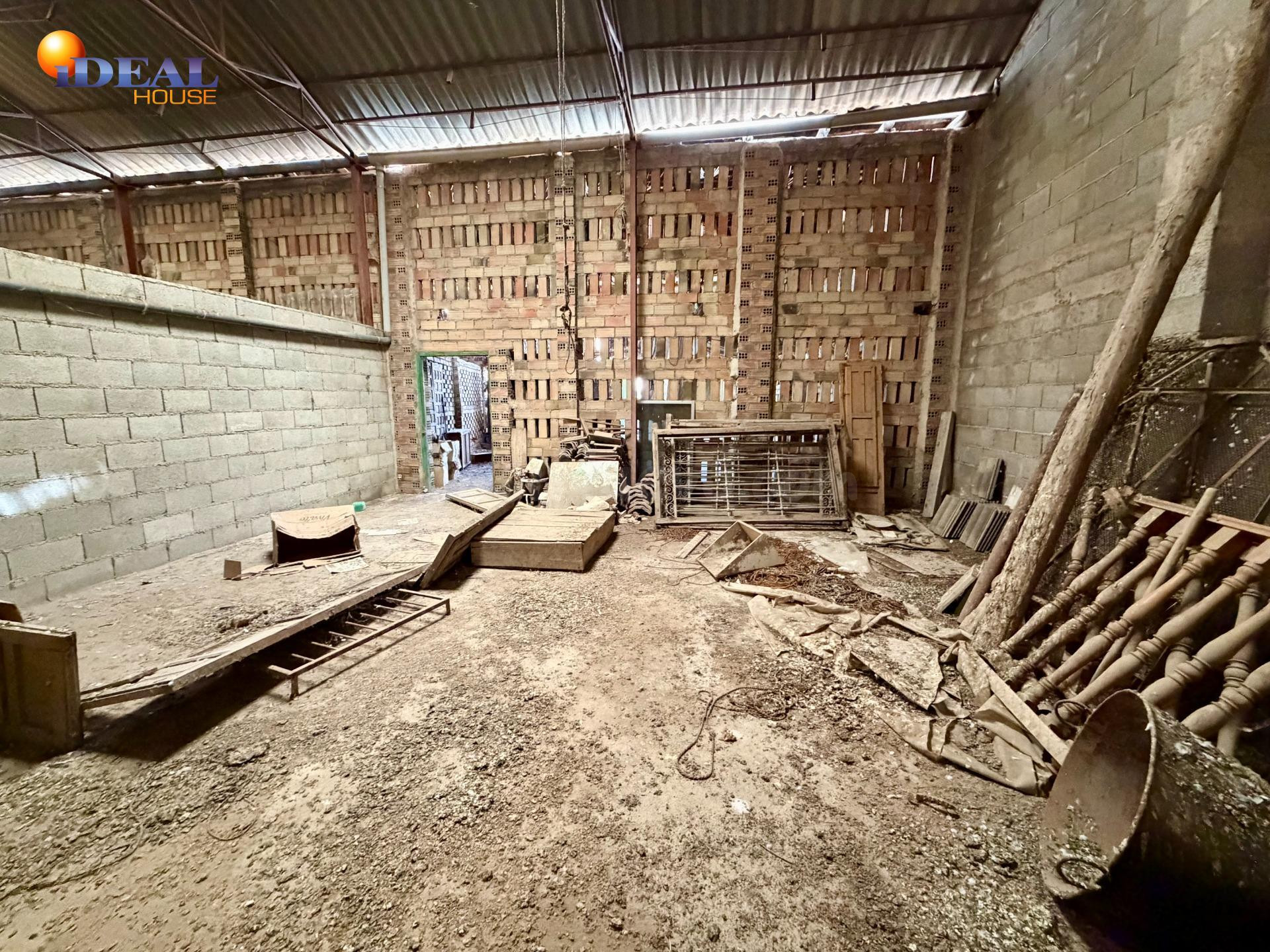 Nave con gran potencial de reforma y múltiples usos en Fuent - foto 4