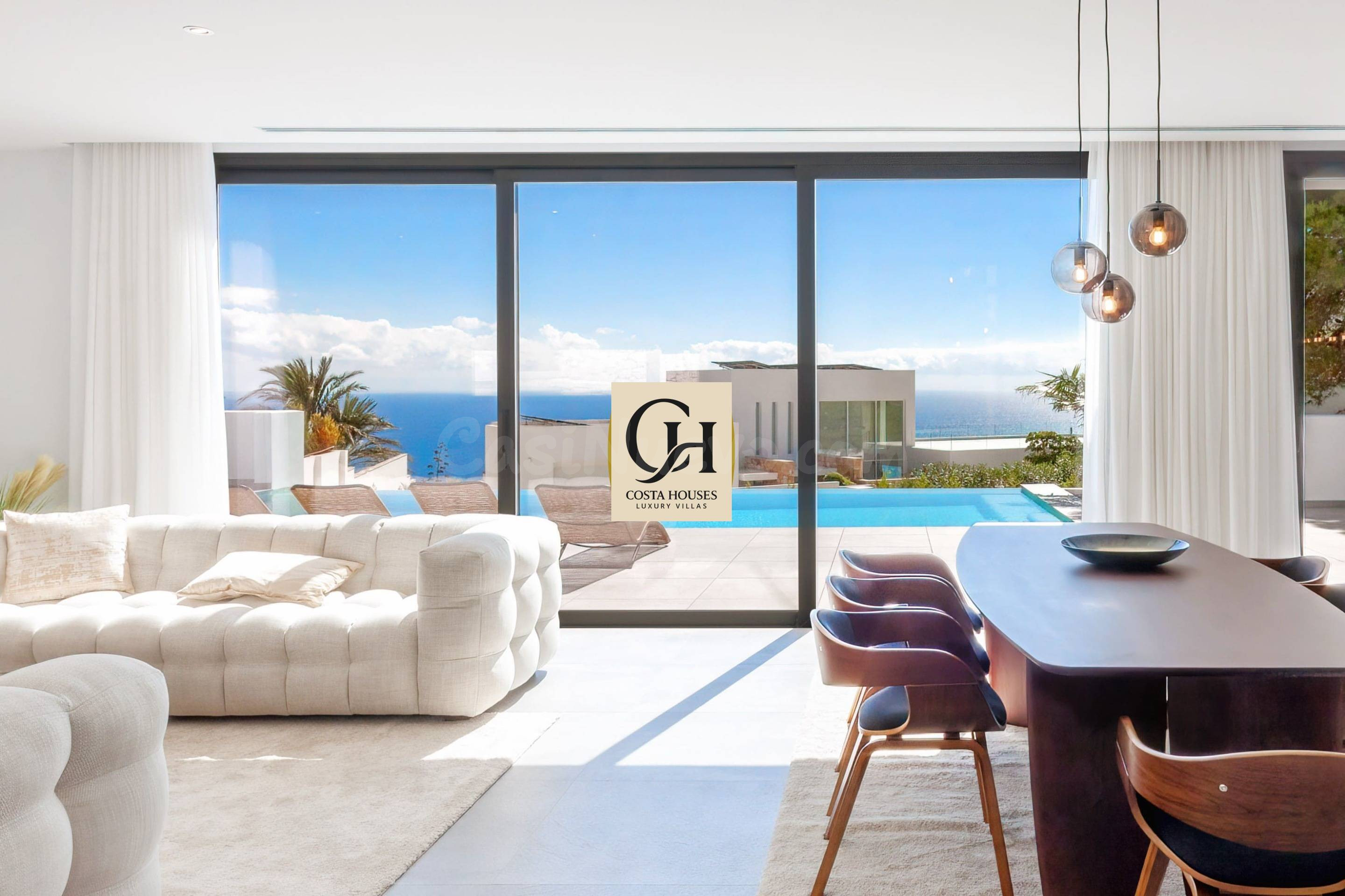 VILLA CALMA - MODERNIDAD Y LUJO CON VISTAS AL MAR EN JÁVEA -