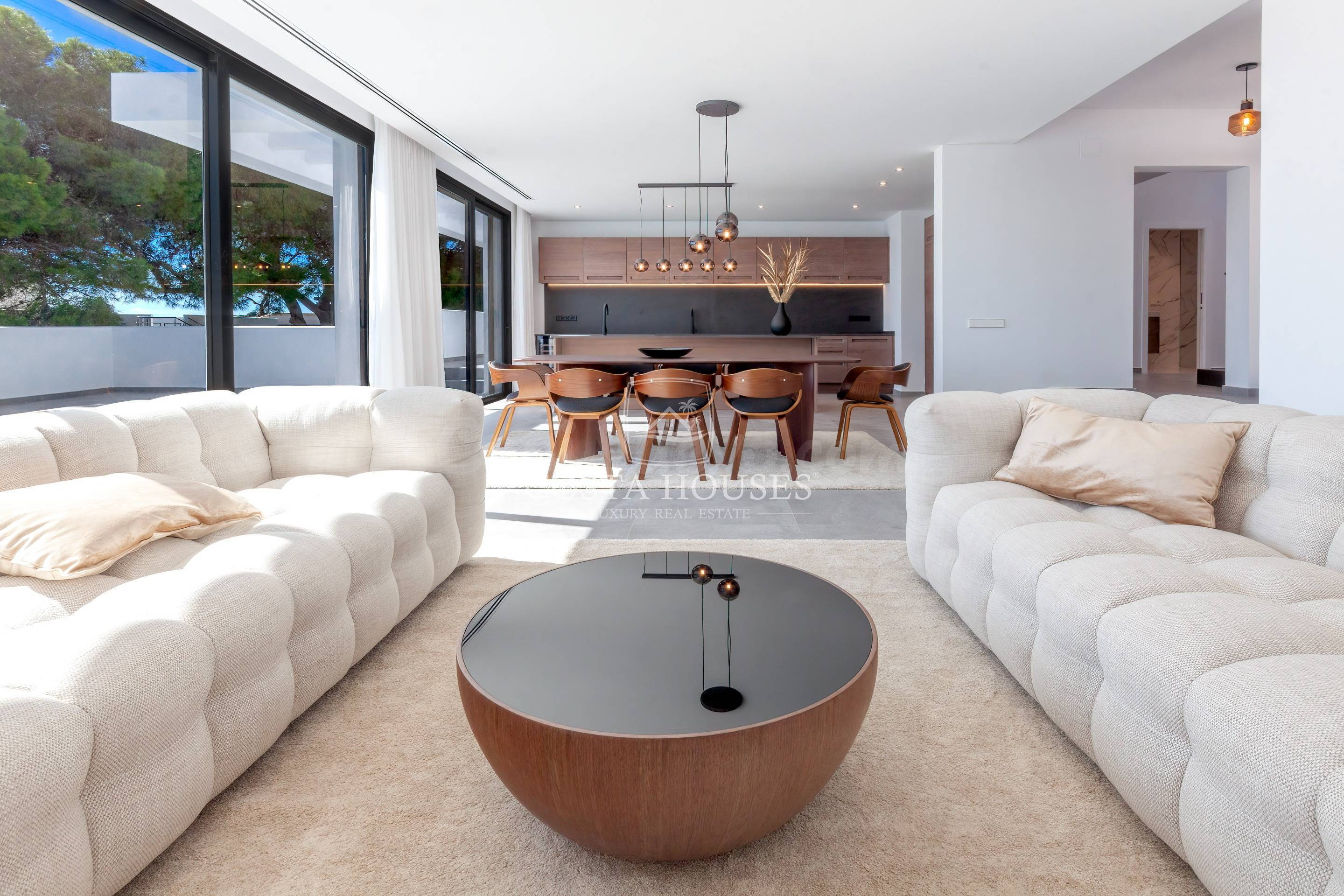 VILLA CALMA - MODERNIDAD Y LUJO CON VISTAS AL MAR EN JÁVEA - - foto 4