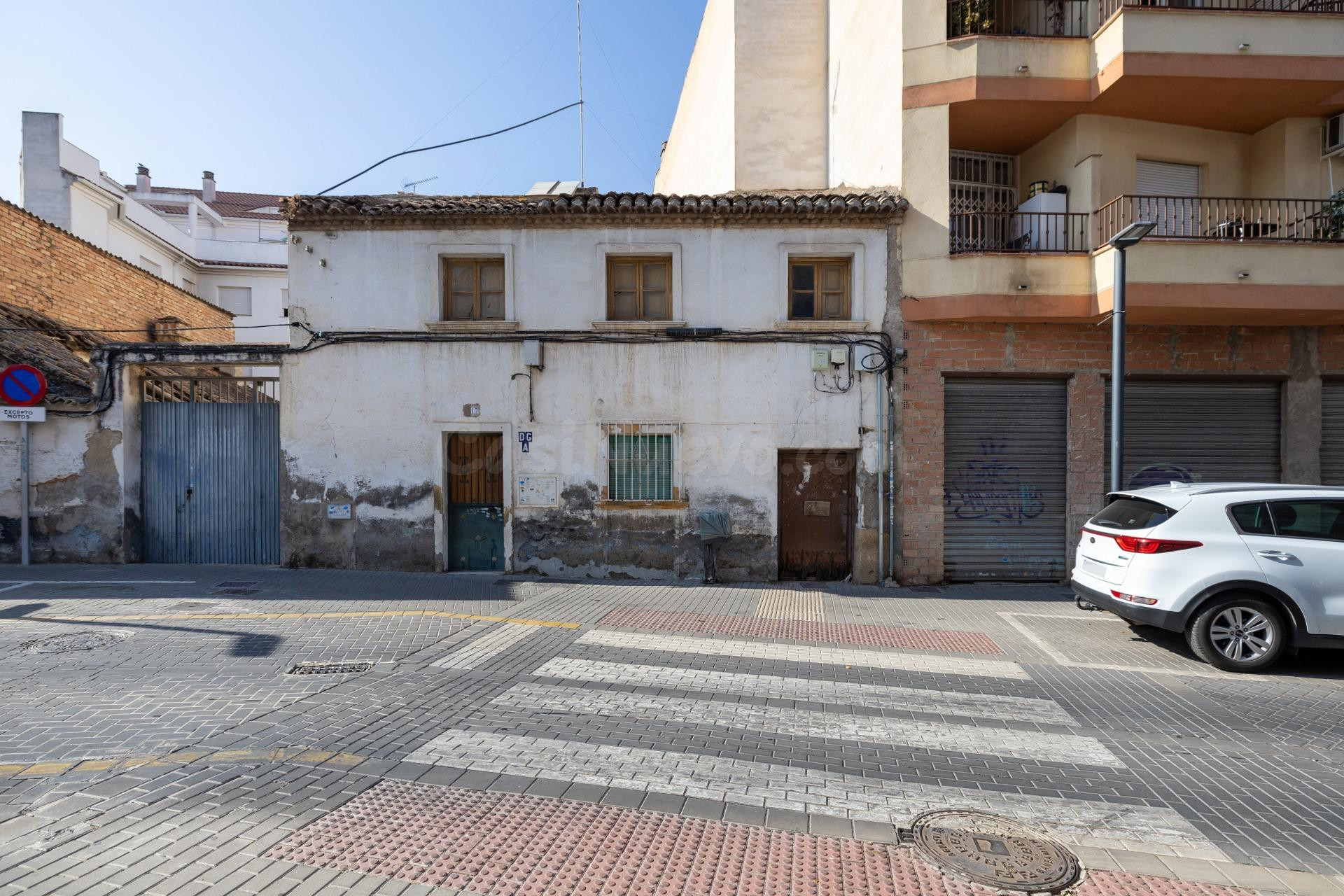 Atención promotores. Casa para derribar y hacer bloque de ha