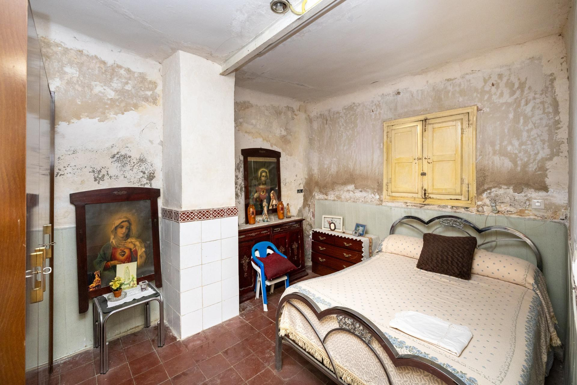 Atención promotores. Casa para derribar y hacer bloque de ha - foto 3