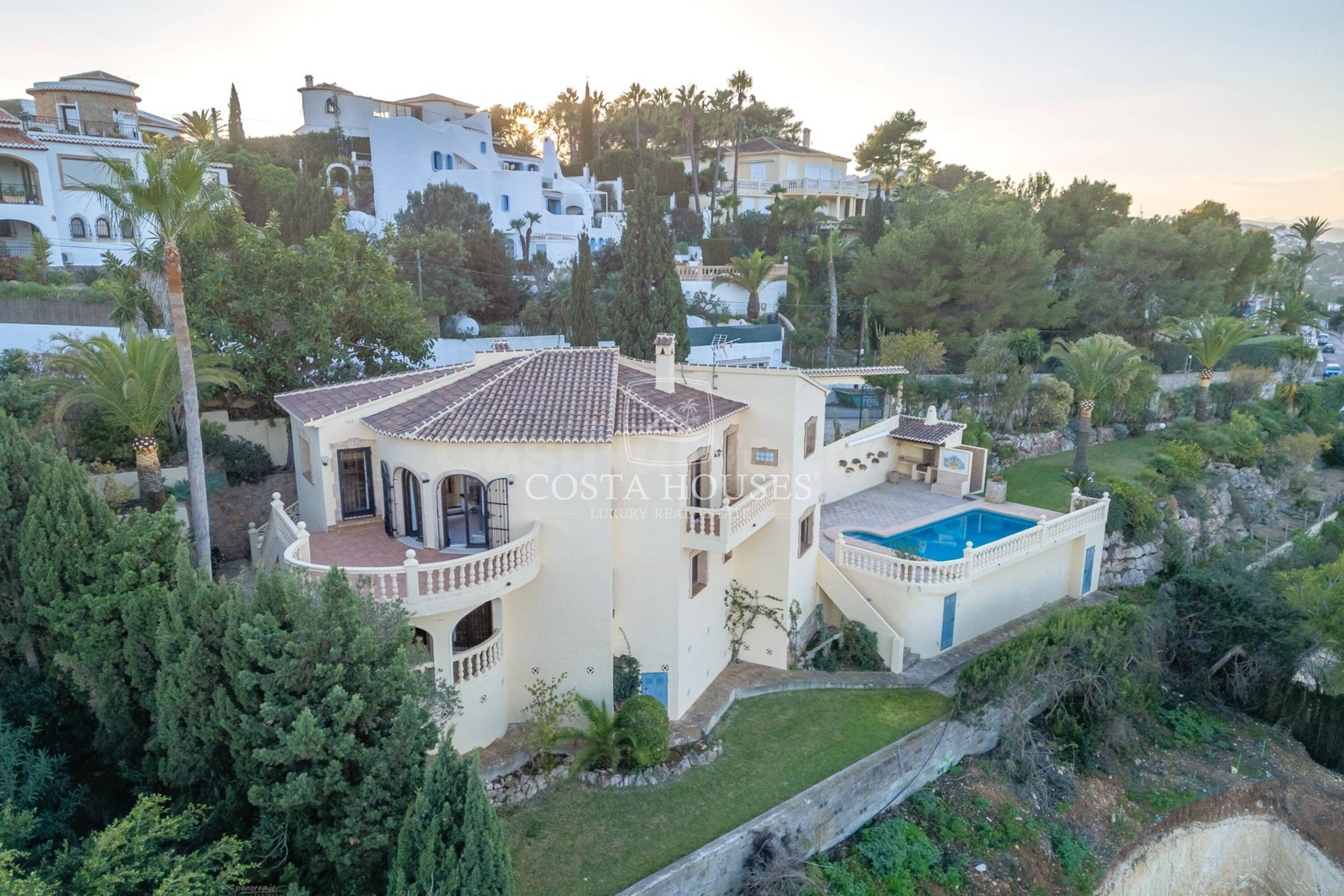 VENTA CHALET MEDITERRANEO CON VISTAS PANORAMICAS A LA BAHIA  - foto 4