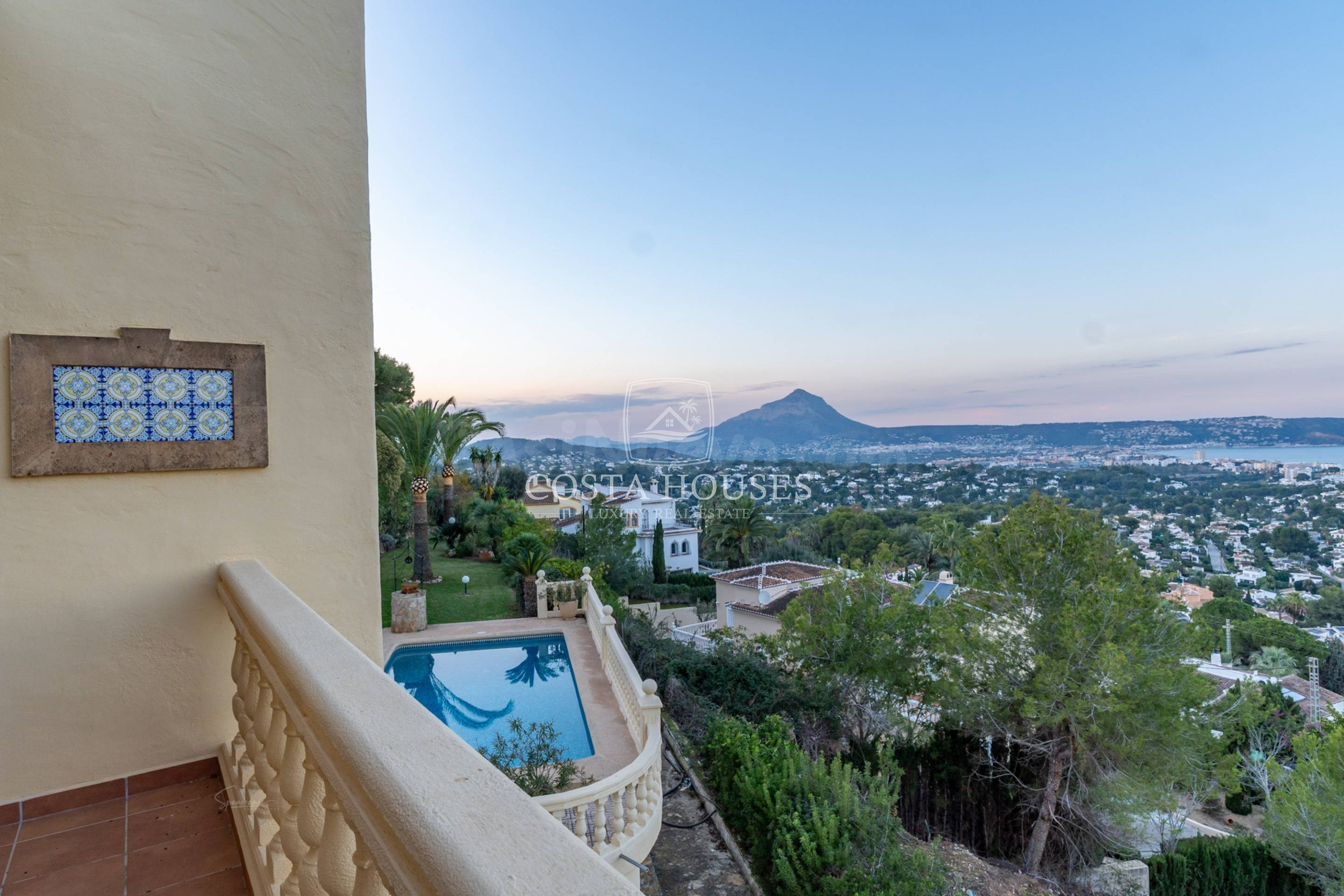 VENTA CHALET MEDITERRANEO CON VISTAS PANORAMICAS A LA BAHIA  - foto 5