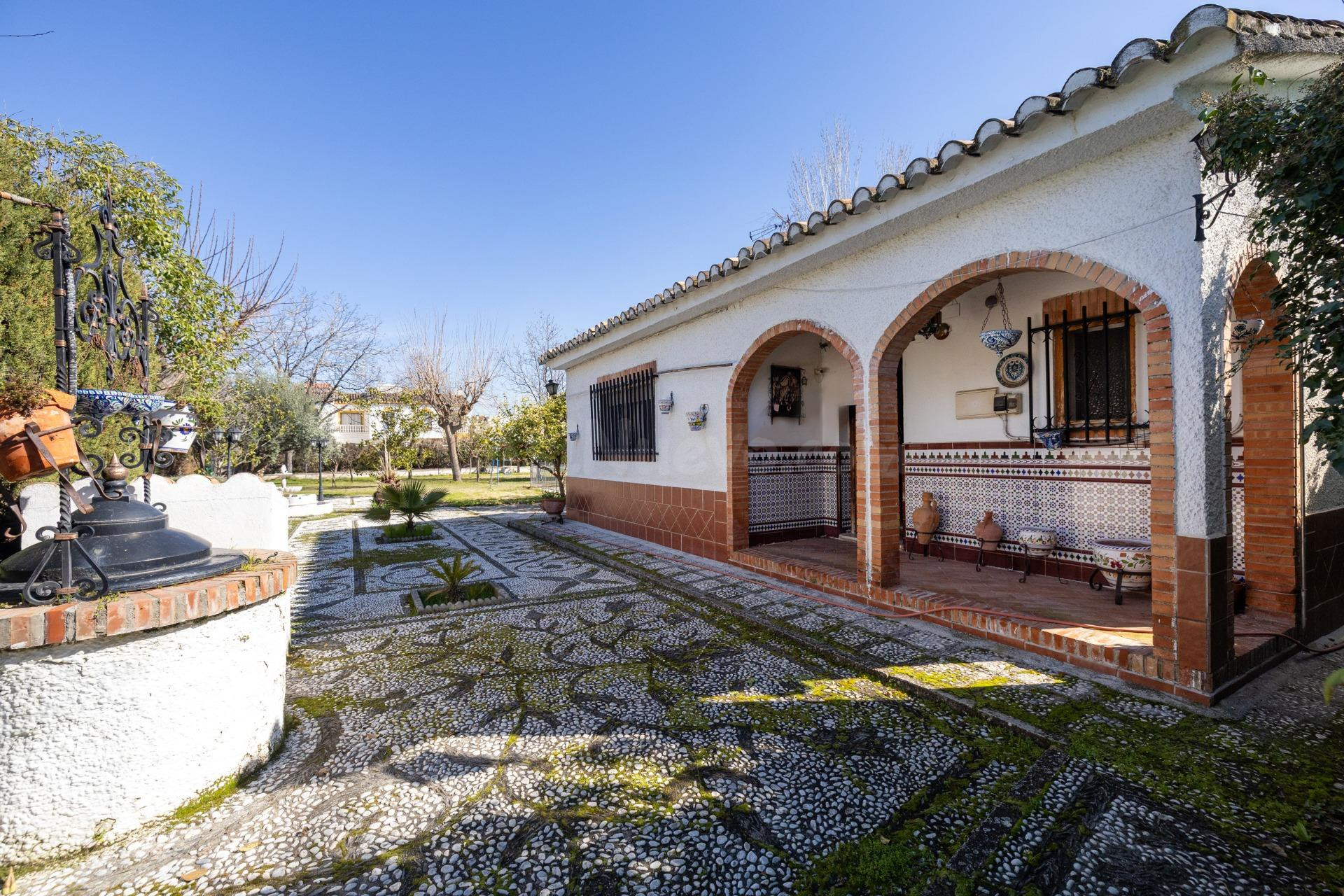 Espectacular Chalet en Ogijares - Ideal para Familias - foto 2