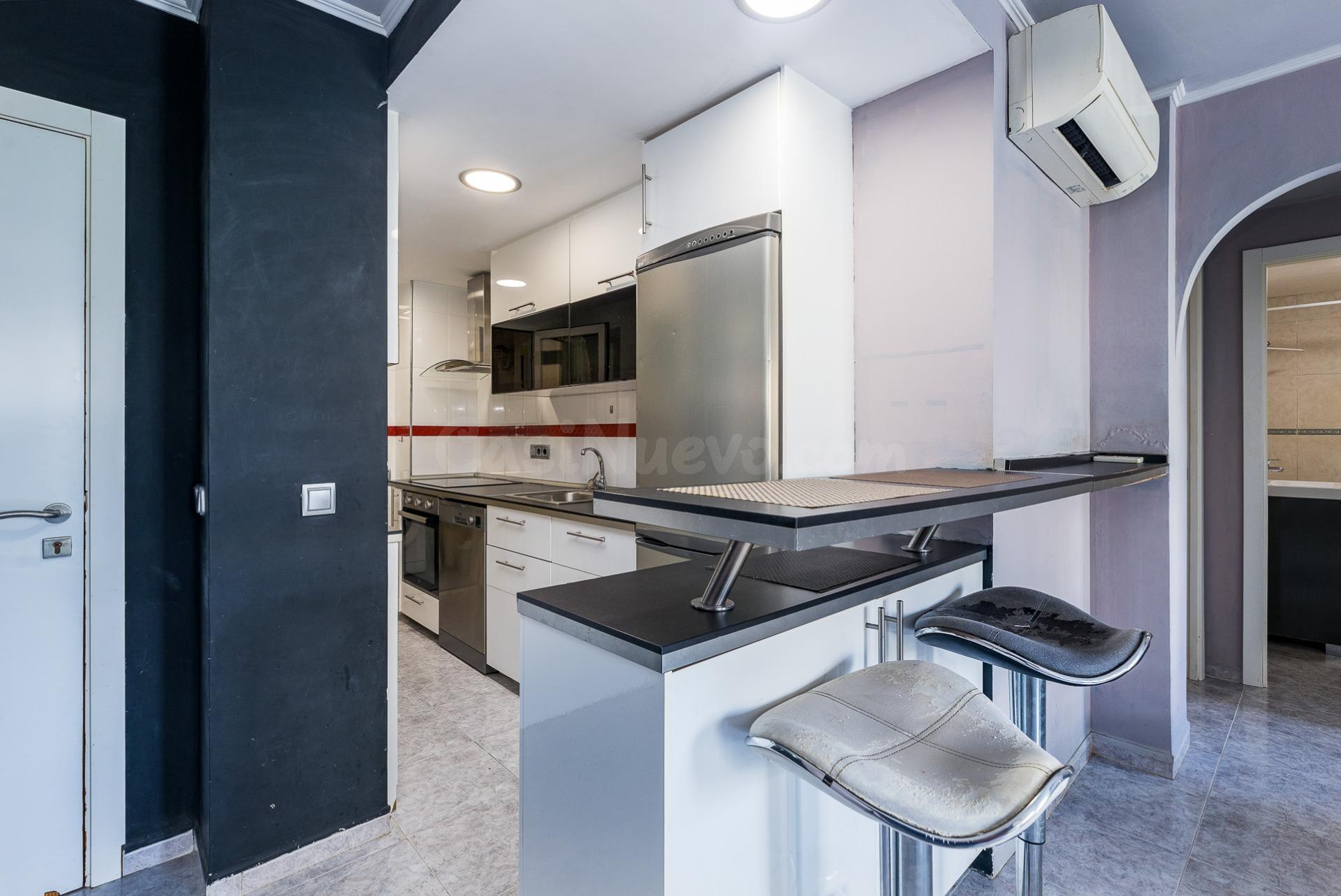 PISO DE 2 habitaciones CON ASCENSOR Y PARKING EN LA VILETA. - foto 5