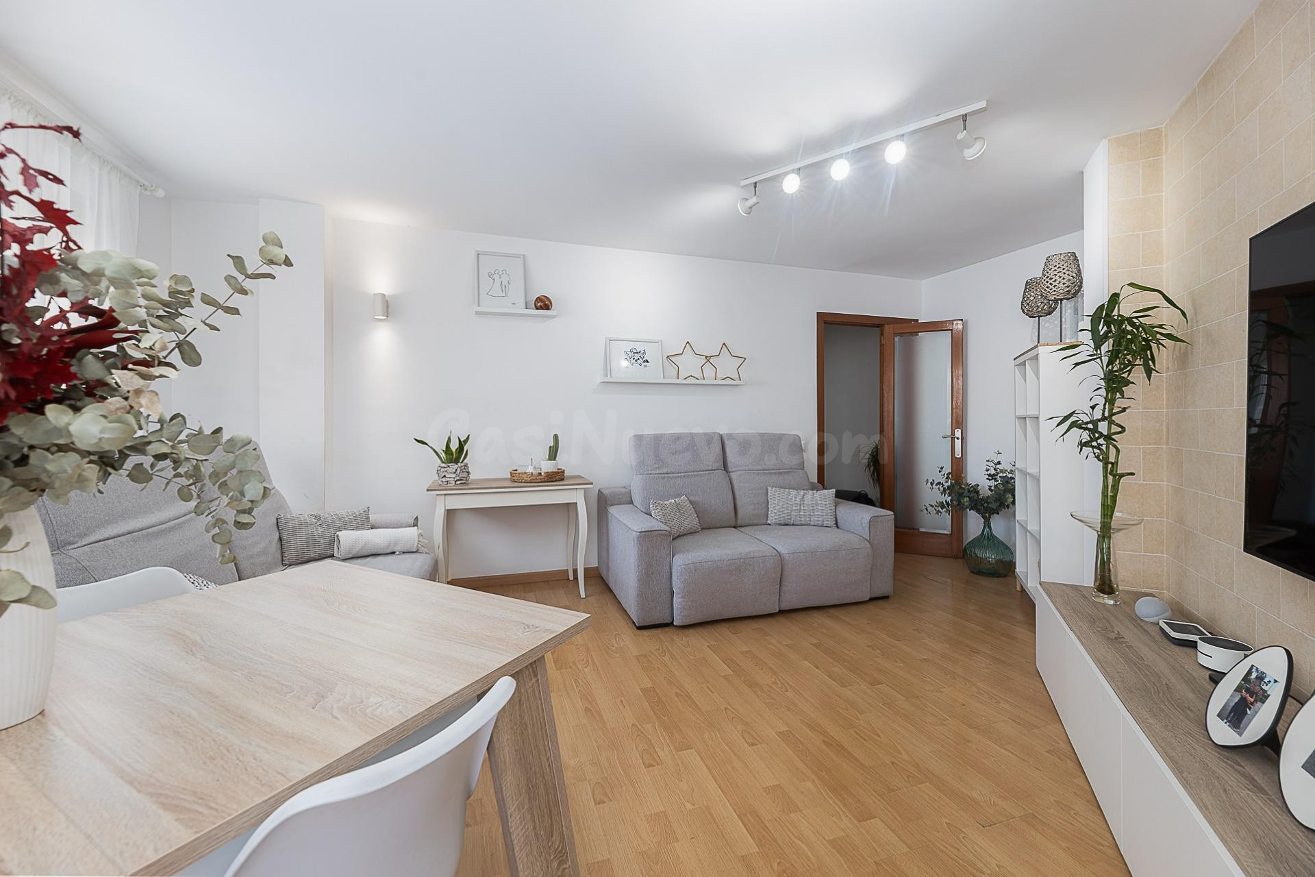 PISO DE 3 habitaciones CON BALCÓN DE ESTILO MODERNO EN SANTA - foto 2