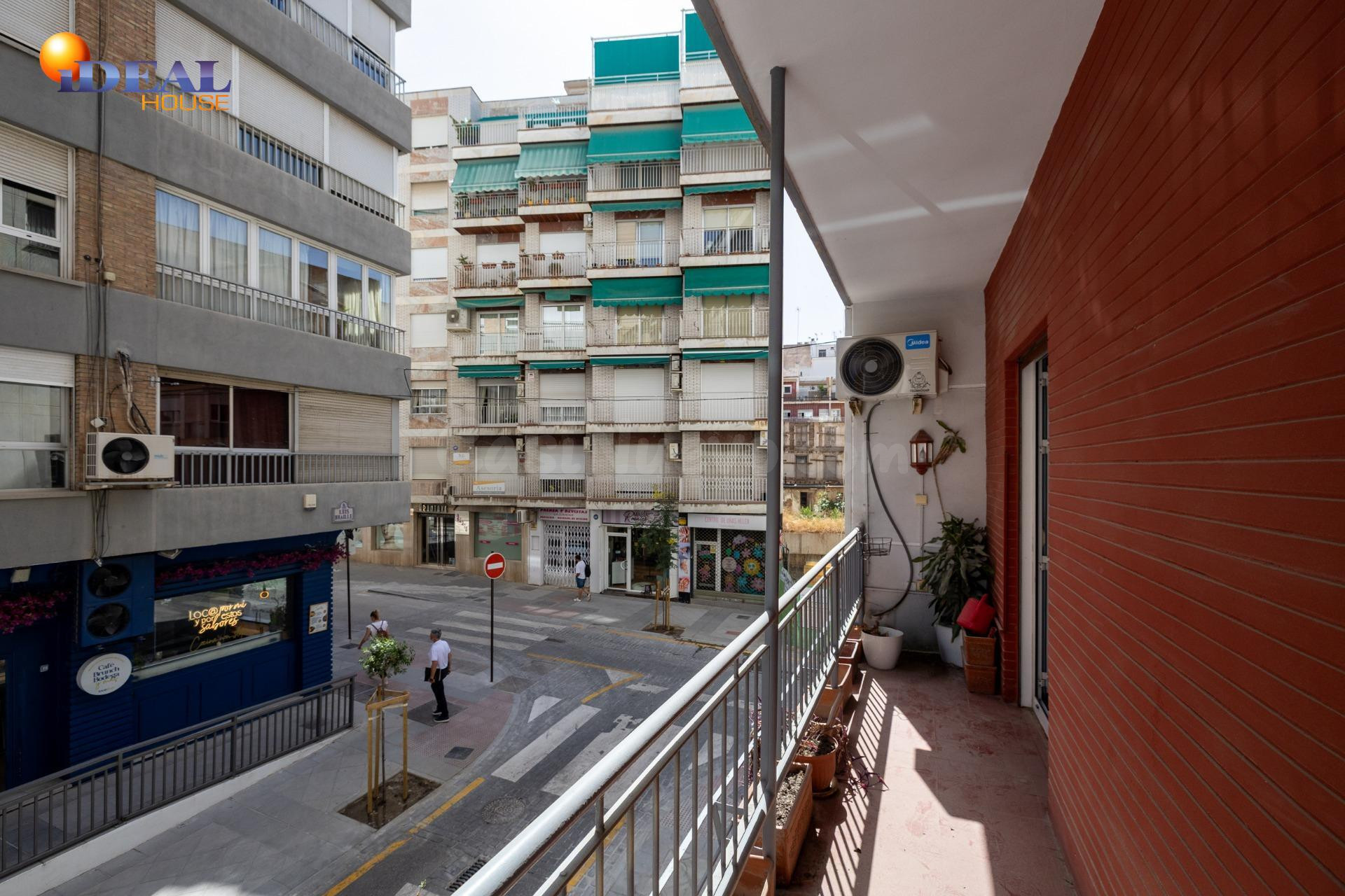 Piso de 161 metros en calle Tejeiro