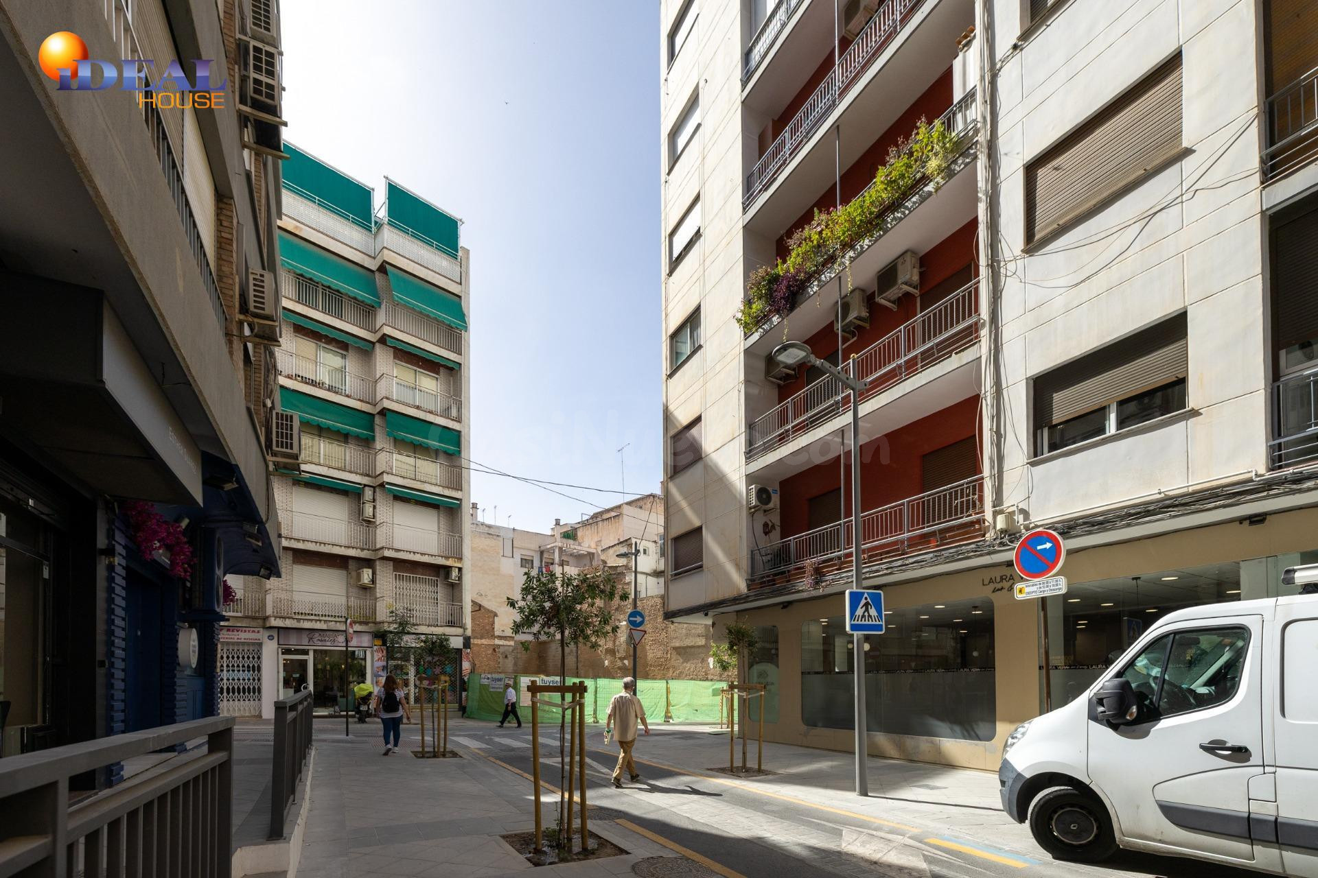 Piso de 161 metros en calle Tejeiro - foto 2