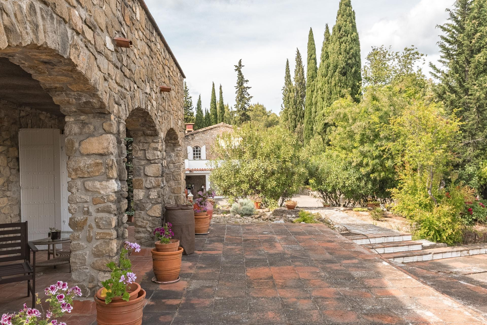 Exclusiva finca con carácter en el Alt Empordà - foto 4