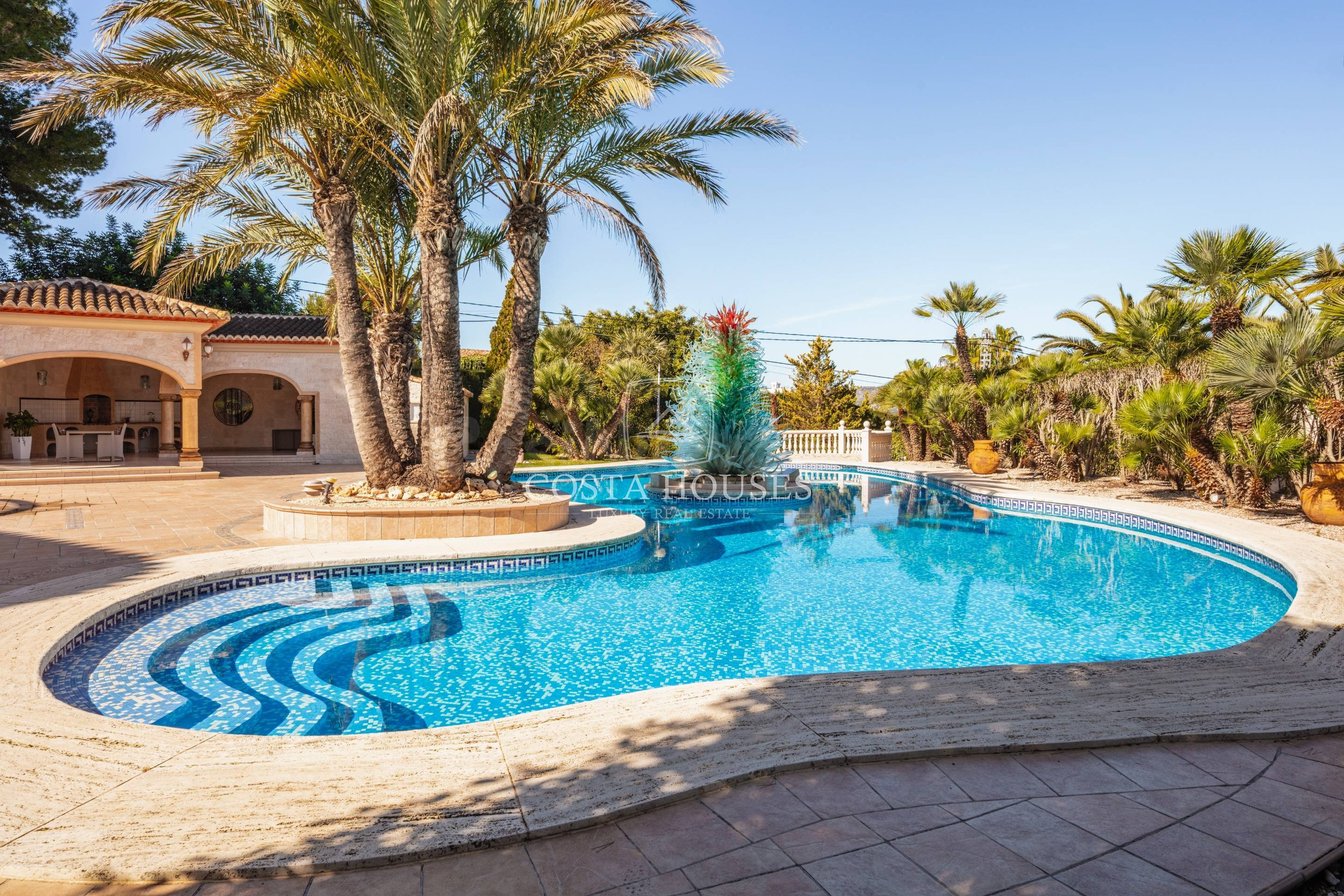 VILLAS EXCLUSIVAS EN JÁVEA CON VISTAS AL MAR Y A 5 MINUTOS D - foto 2