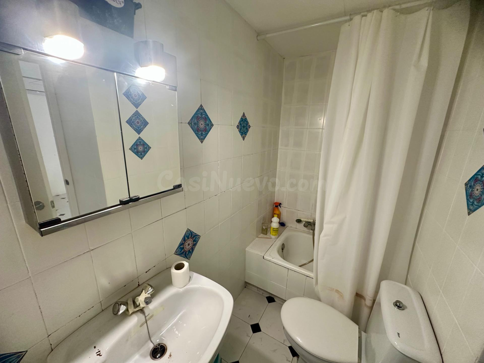 Casa de planta baja y dos pisos en La Galera - foto 4