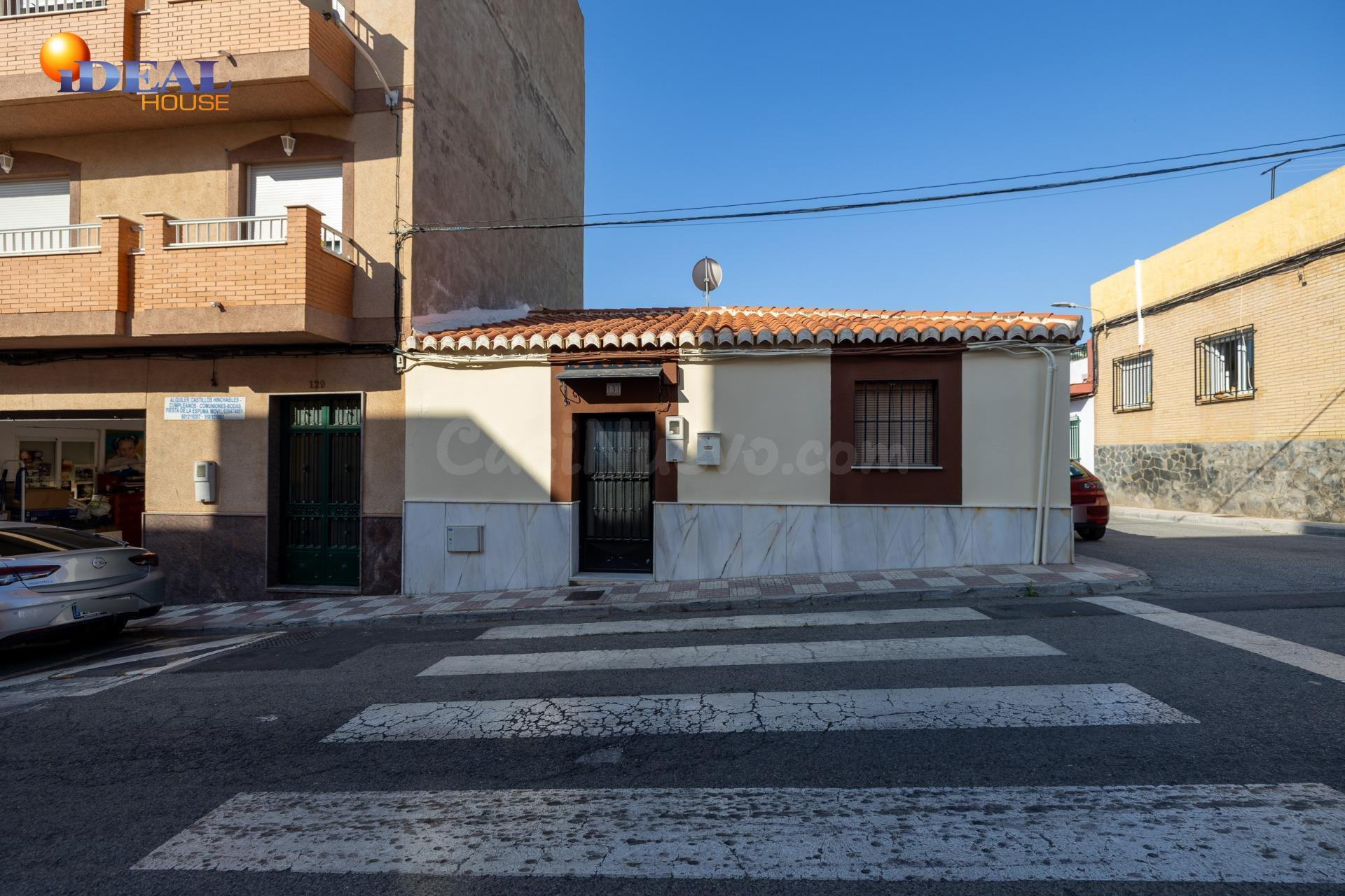 Casa independiente en Motril de dos dormitorios - foto 2