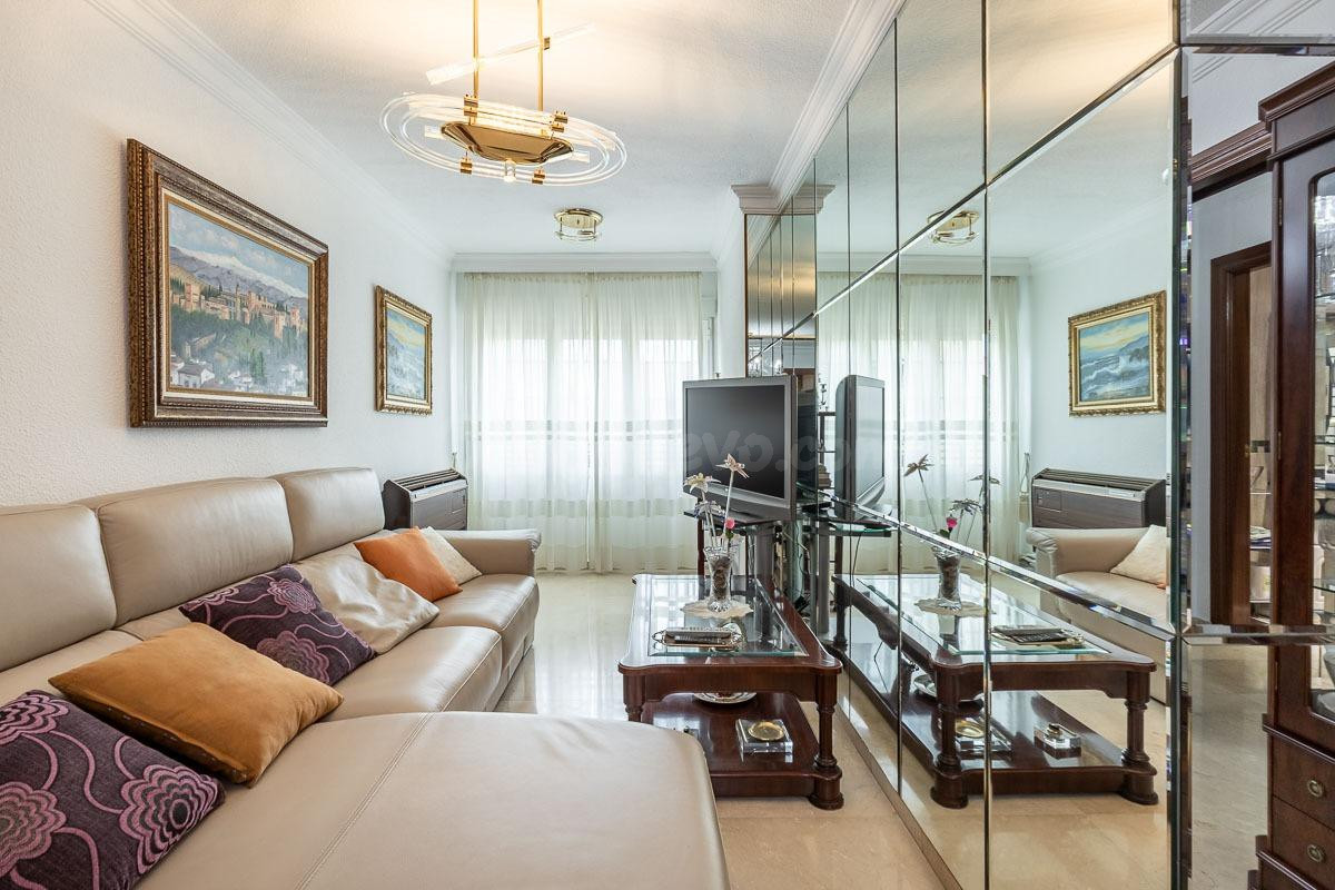 ¡Magnífico piso en venta en la zona de Mondragones, Granada! - foto 3