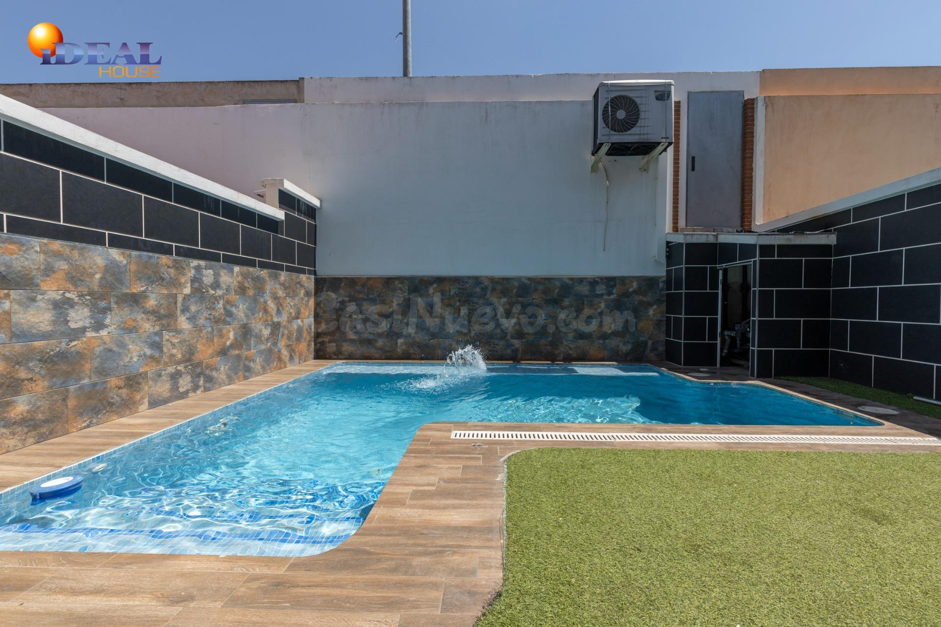 ¡Vive en La Joya! Amplia casa adosada con piscina privada en - foto 4