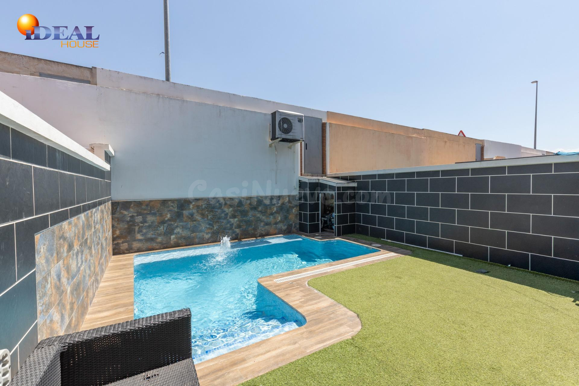 ¡Vive en La Joya! Amplia casa adosada con piscina privada en - foto 5