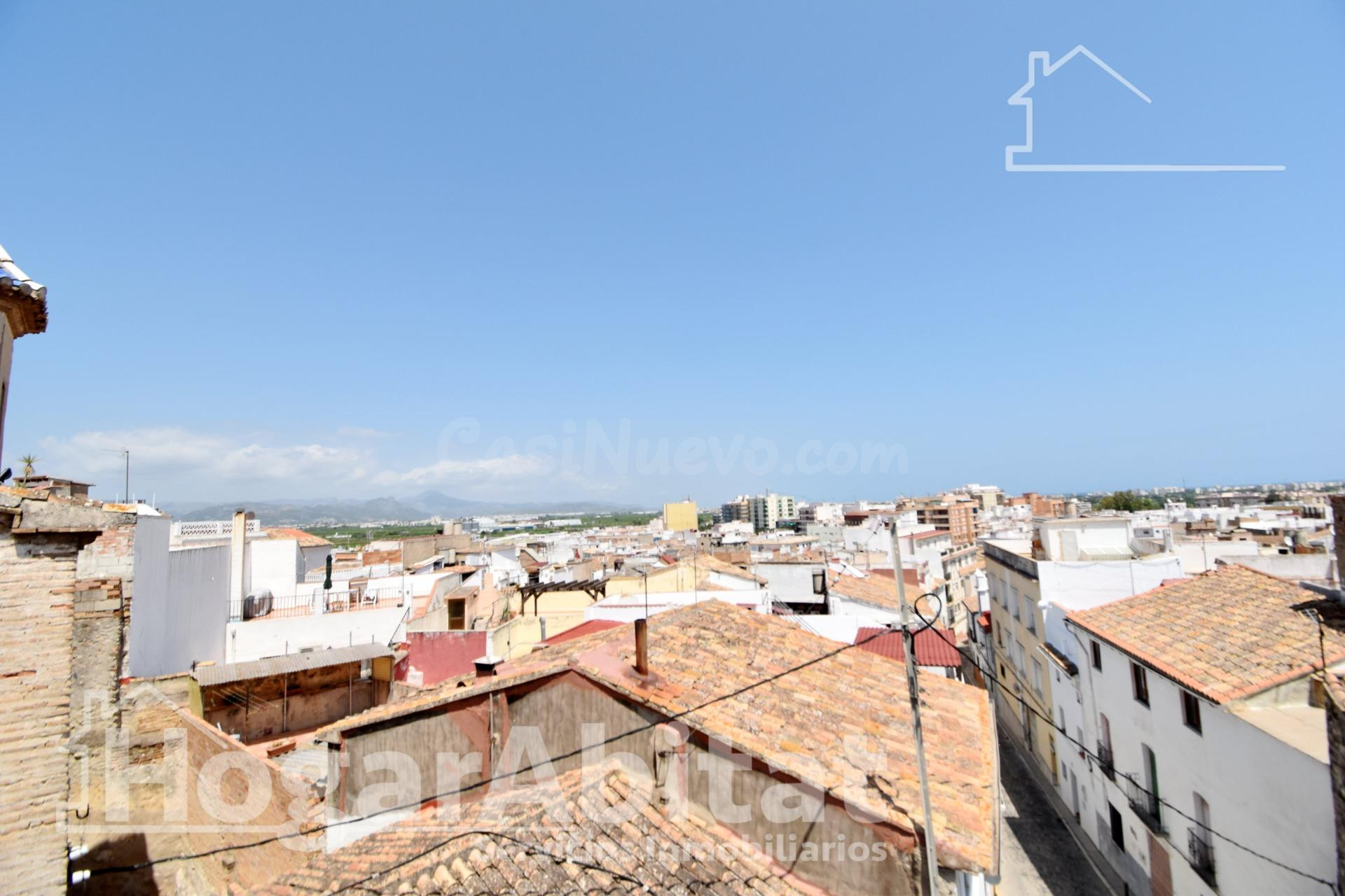 ESPACIOSA CASA CON TERRAZA EN EL HISTÓRICO CASCO ANTIGUO - foto 4