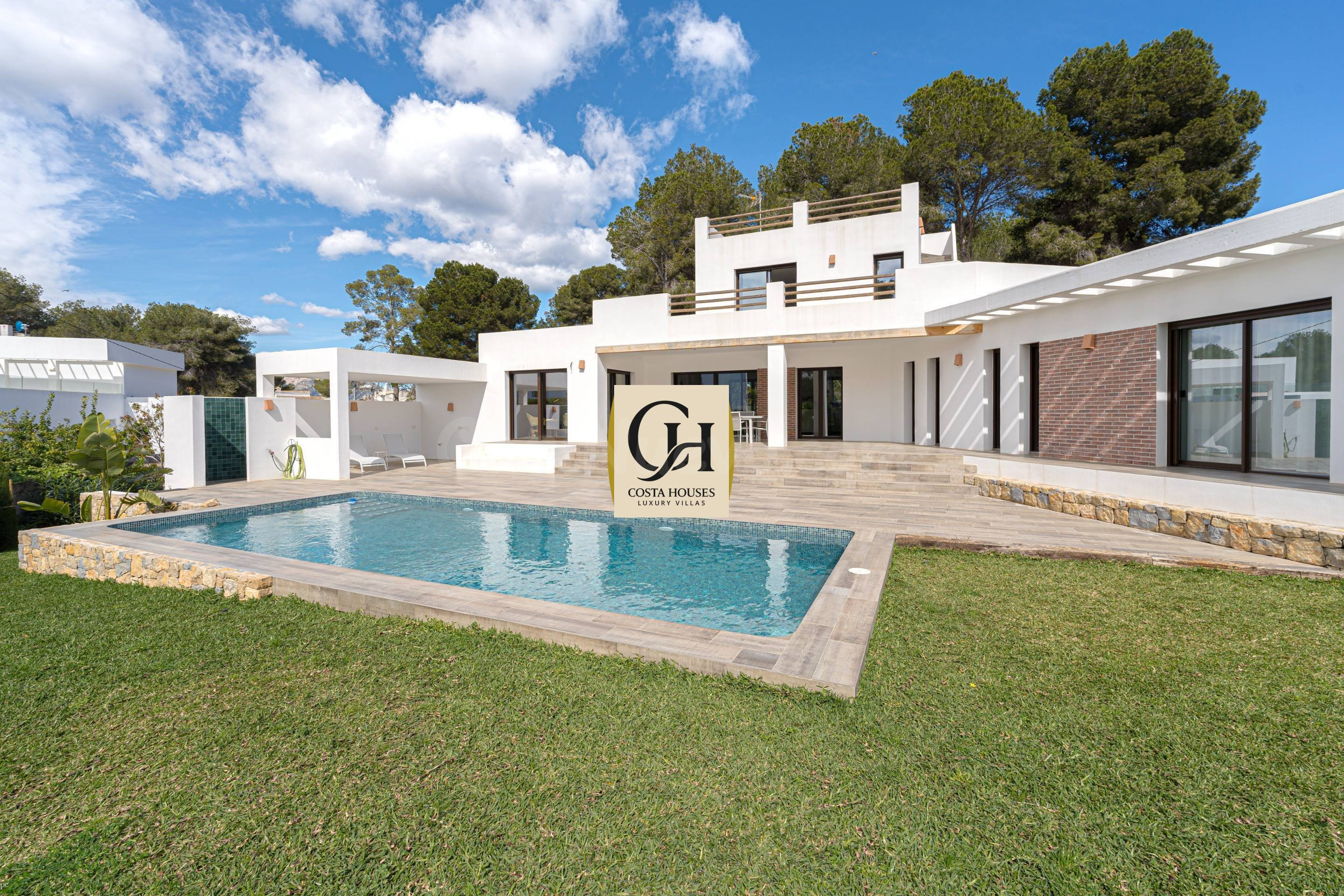 VILLA ALLEGRA · A TAN SOLO 250 METROS DEL MAR Y LA CALA BLAN