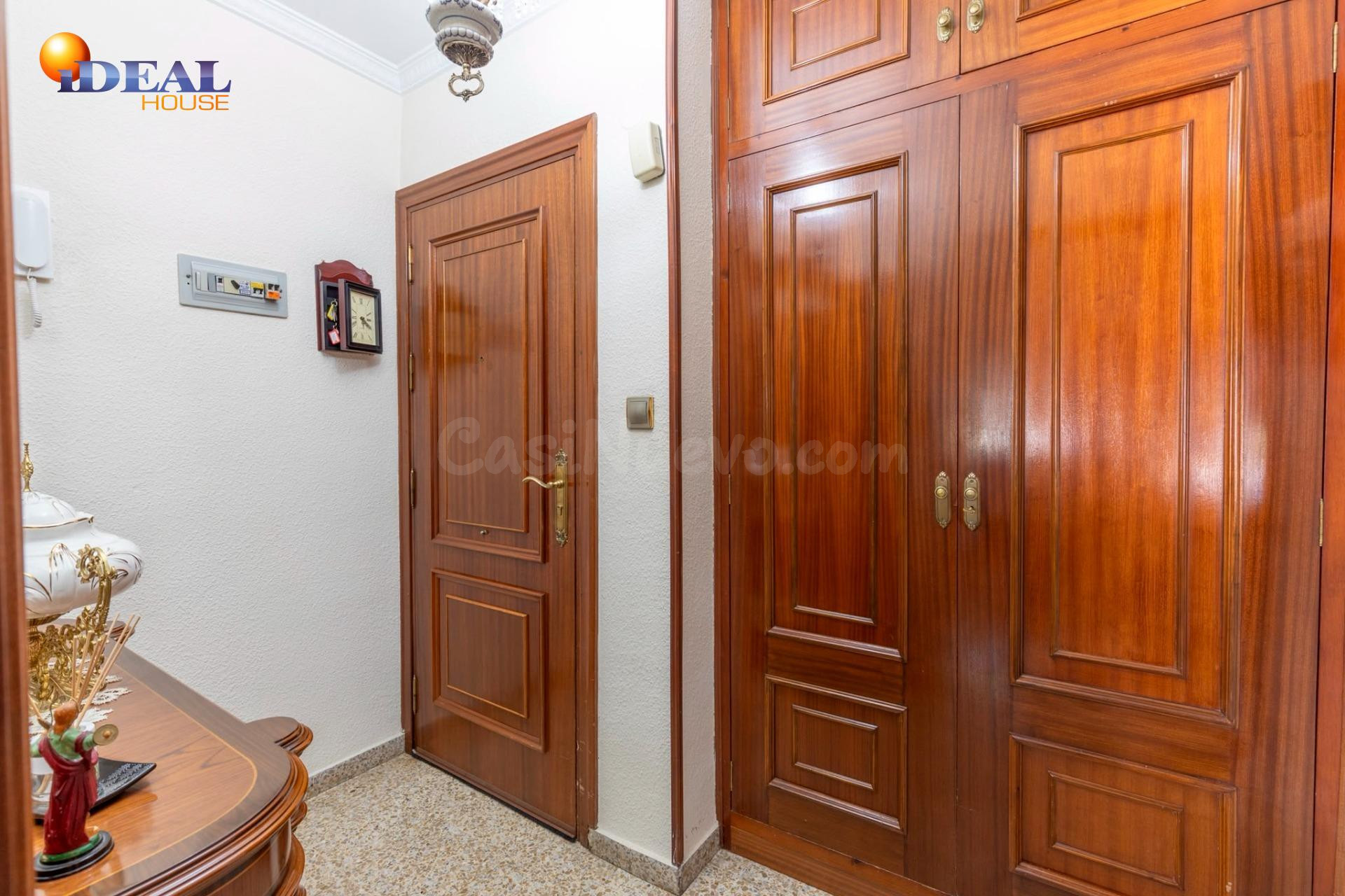 Amplia vivienda de 4 dormitorios (con plaza de garaje opcion - foto 3