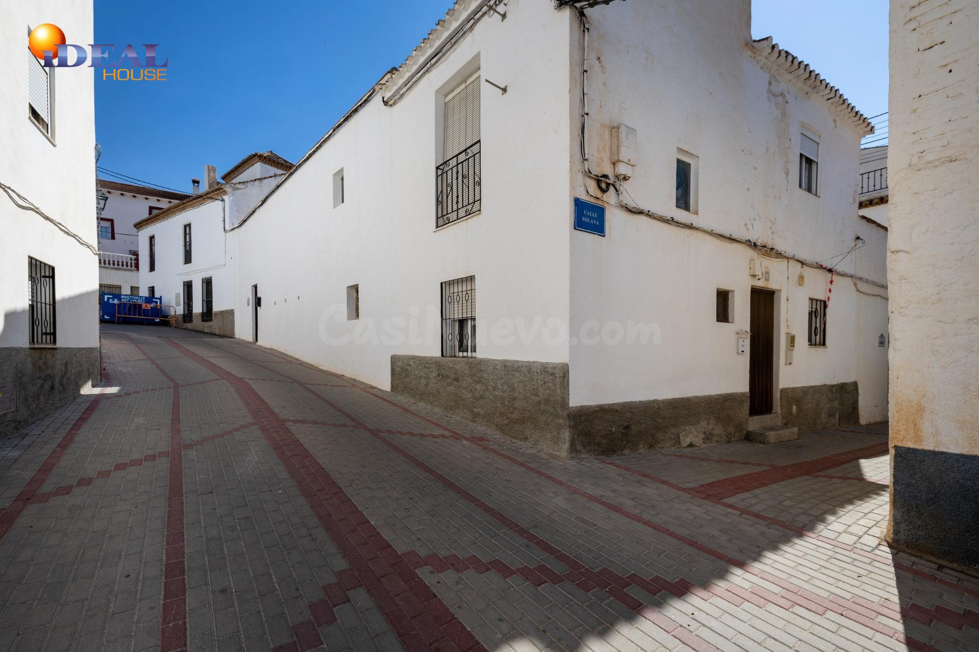 ¡Oportunidad Única en el Valle de Lecrín! Adosado a Reformar
