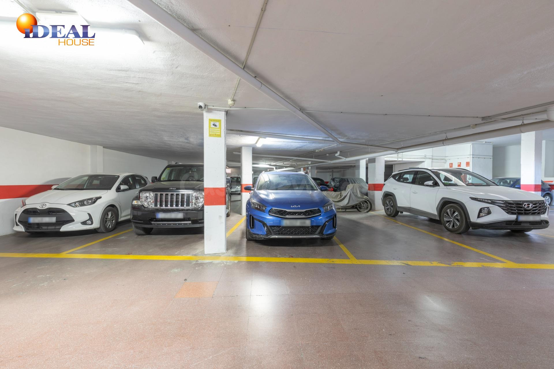 IDEAL INVERSORES!!! 35 PLAZAS DE APARCAMIENTO Y 5 TRASTEROS, - foto 4