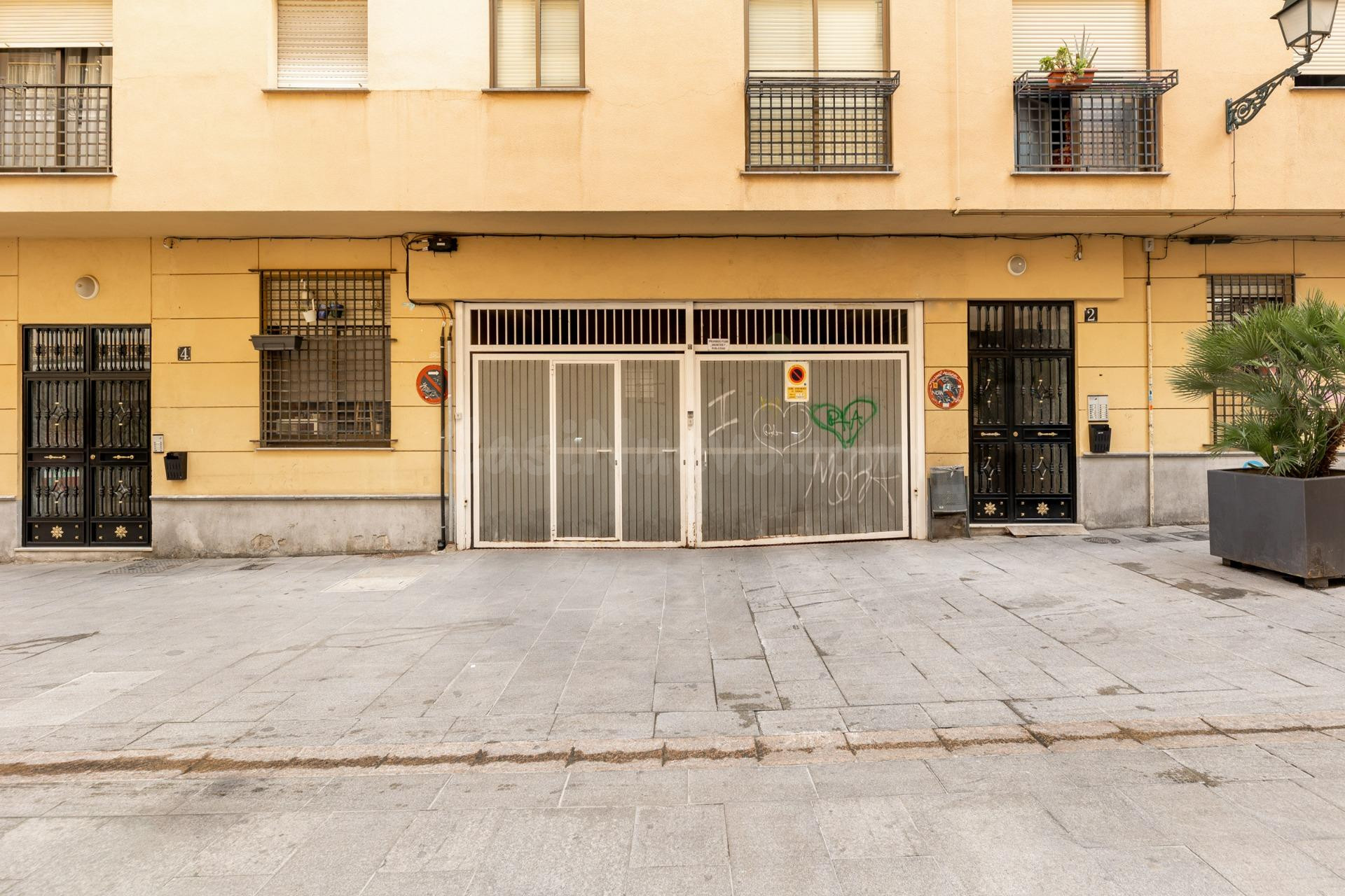 SE VENDE PLAZA DE GARAJE JUNTO PLAZA DE GRACIA (USUFRUCTO) - foto 5
