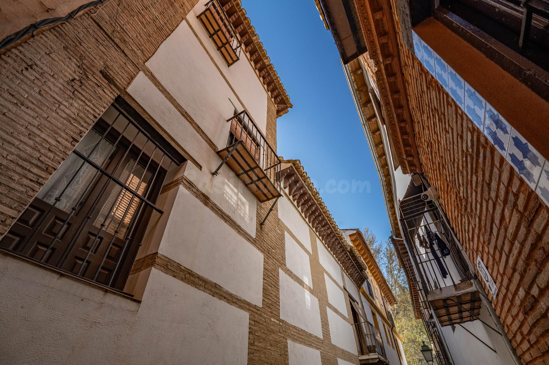 Edificio Morisco del siglo XVI en el Paseo de los Tristes co - foto 5