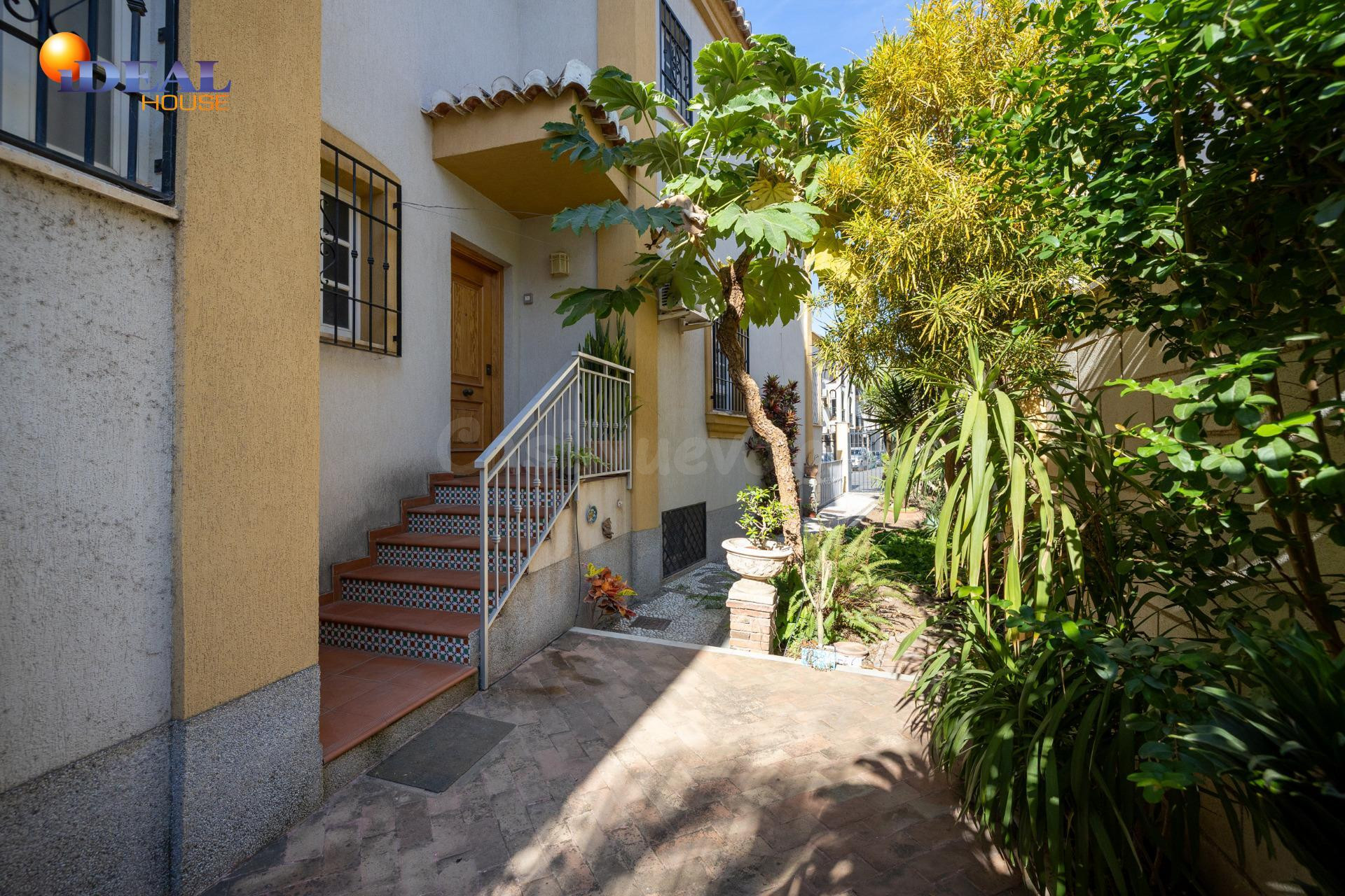 ESPECTACULAR VIVIENDA PAREADA CON JARDÍN, TERRAZA 360º Y GAR - foto 4