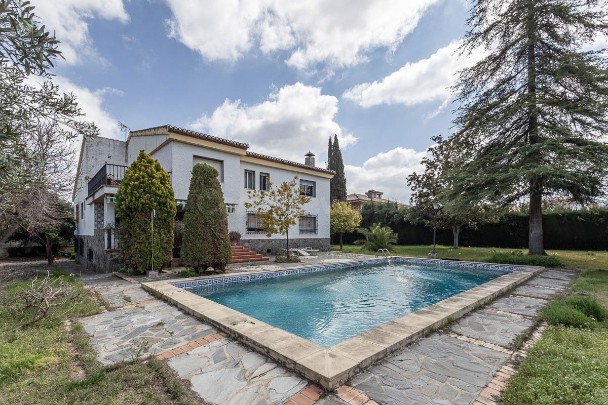 CHALET EN OGIJARES