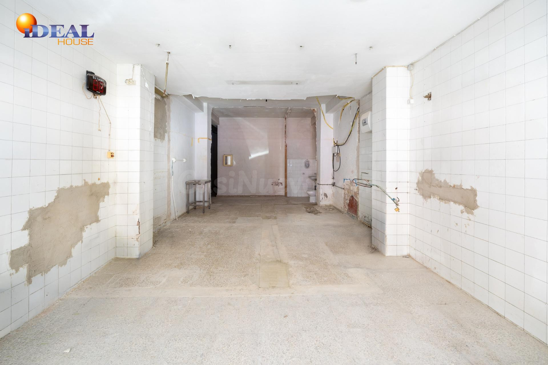 Local comercial 47m² en venta - Plaza de toros - foto 4