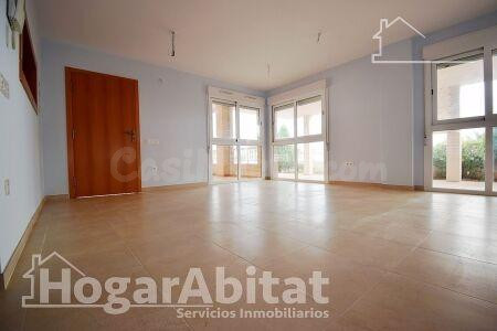 ¡A ESTRENAR! EN PRIMERA LÍNEA DE PLAYA, CON VISTAS AL MAR, PISCINA Y PARKING OPCIONAL