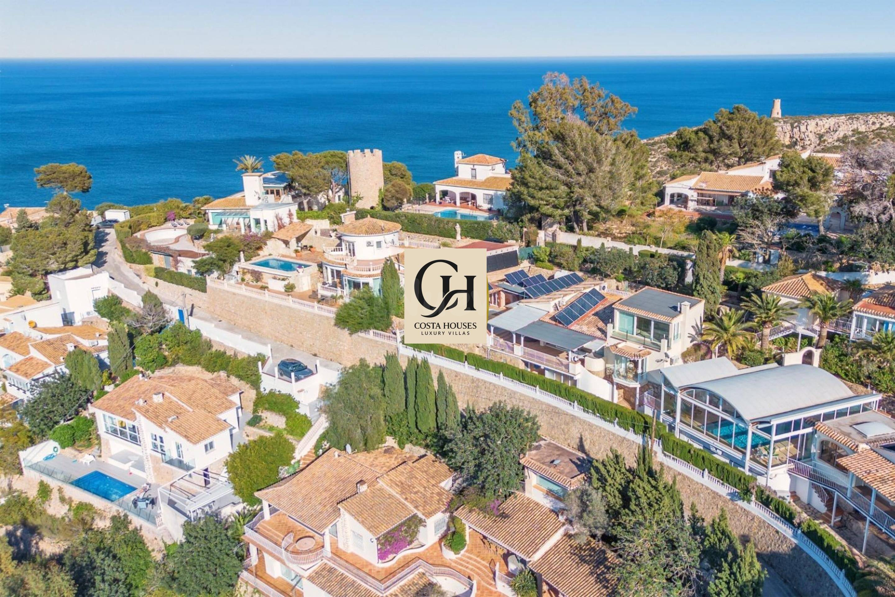 VILLA LLOMA ROTAS · EXCLUSIVA VILLA CON VISTAS AL MAR EN LAS
