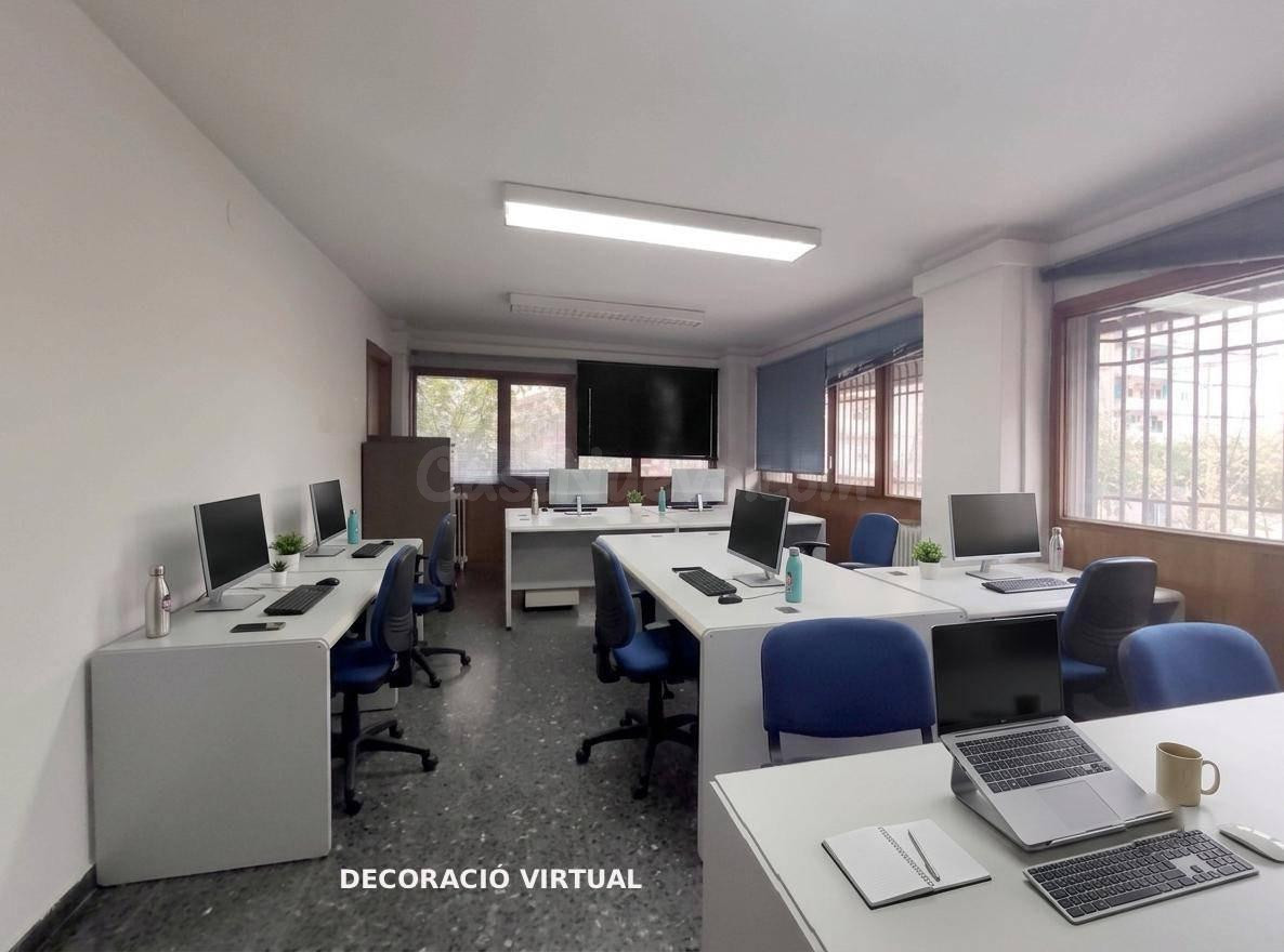 Gran local comercial en Passeig de Ronda, Lleida