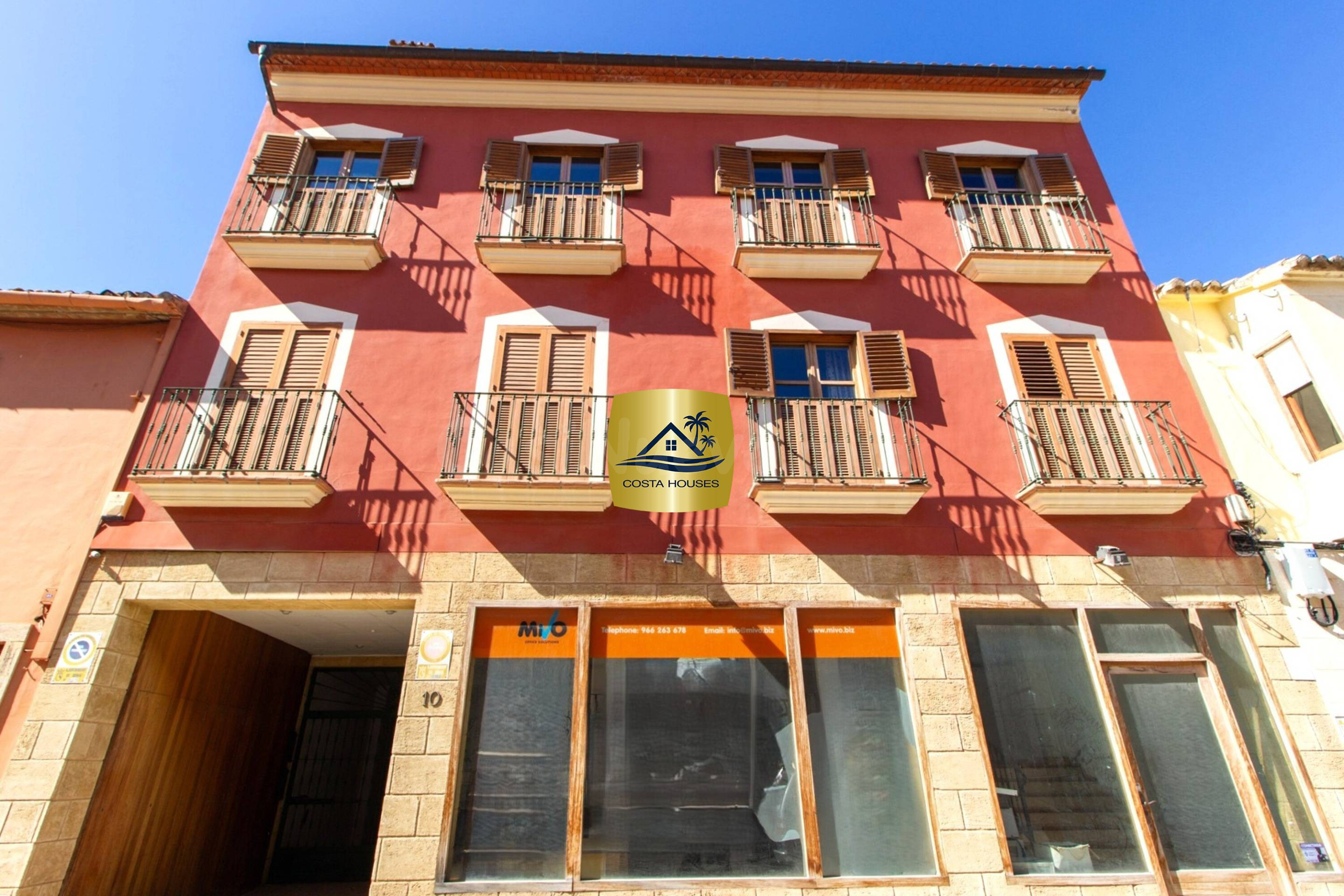 CASA SEÑORIAL EN VENTA EN EL CENTRO HISTÓRICO DE DÉNIA – AUT