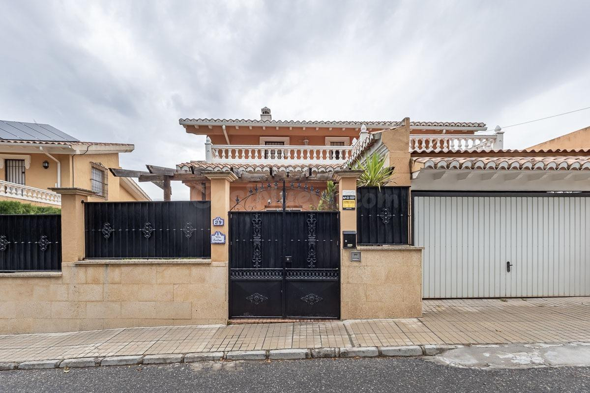 Espectacular Casa de Lujo en Urbanización Los Cerezos - foto 2