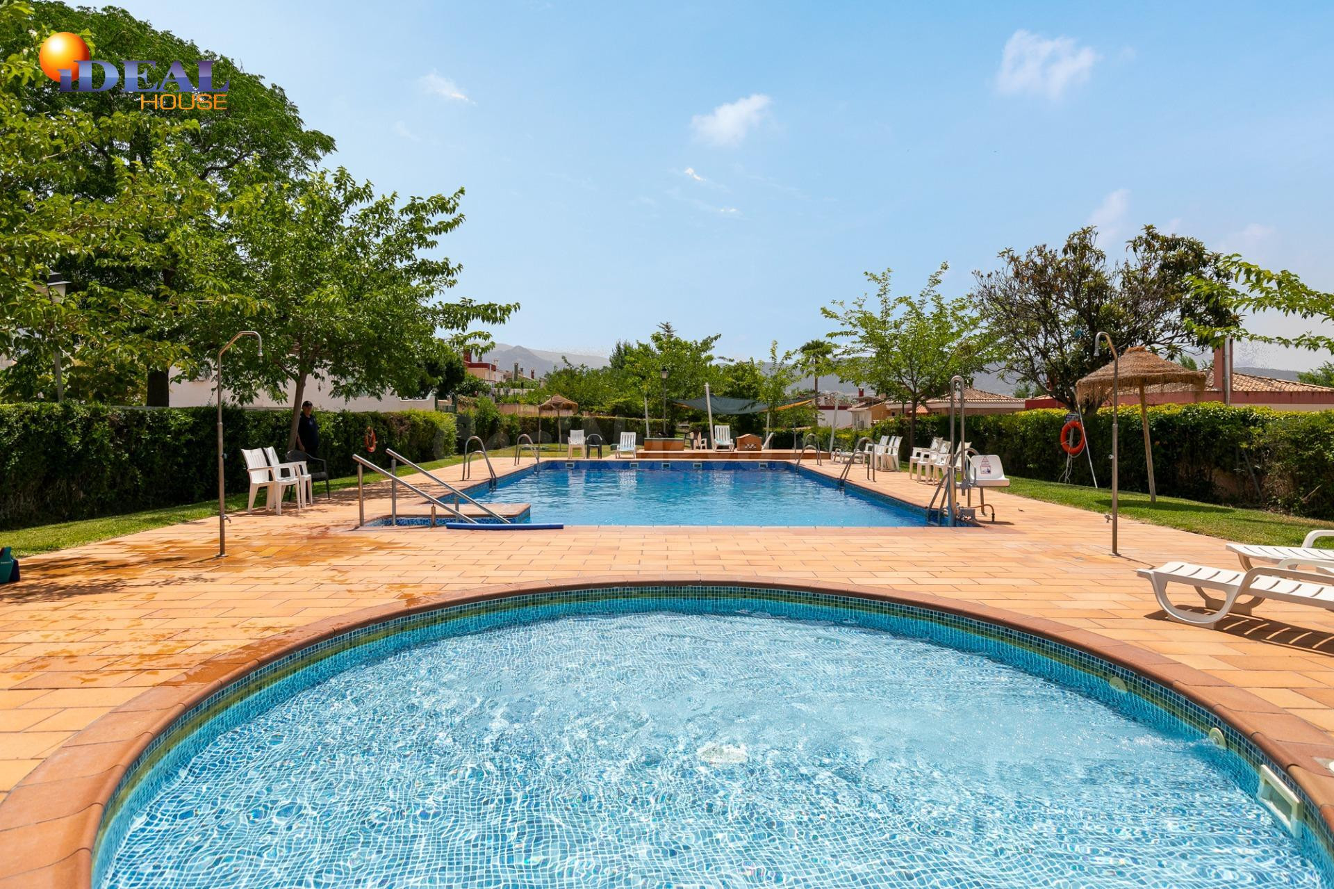 Chalet accesible de gran amplitud, con jardín privado, garaj