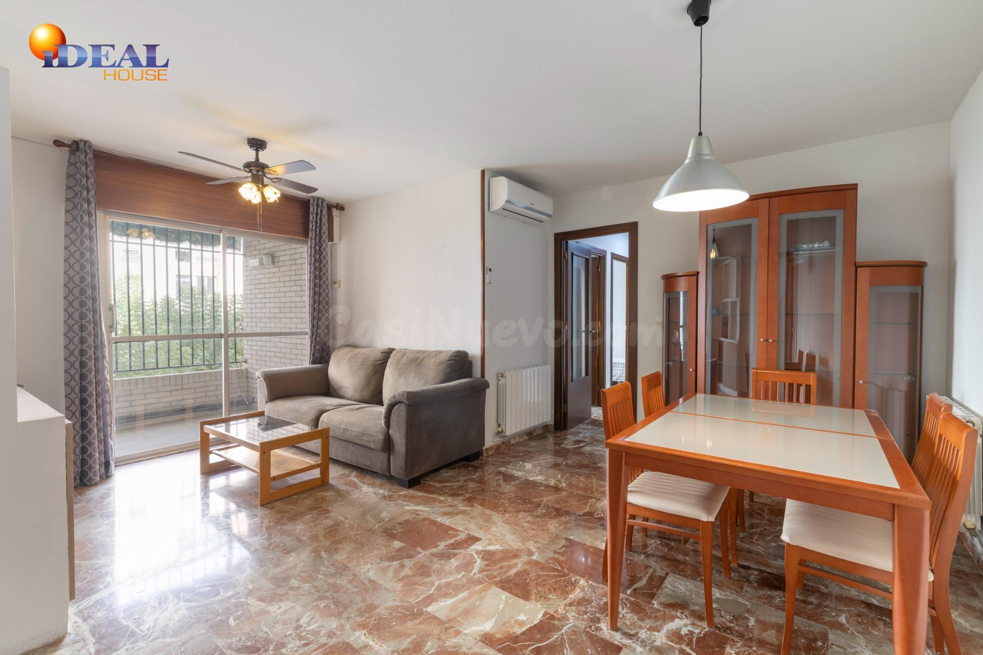 Piso en venta de tres dormitorios dos baños en urbanización  - foto 4