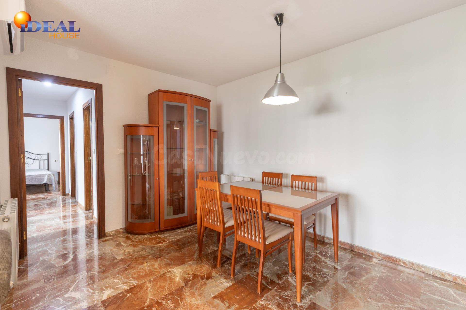 Piso en venta de tres dormitorios dos baños en urbanización  - foto 5