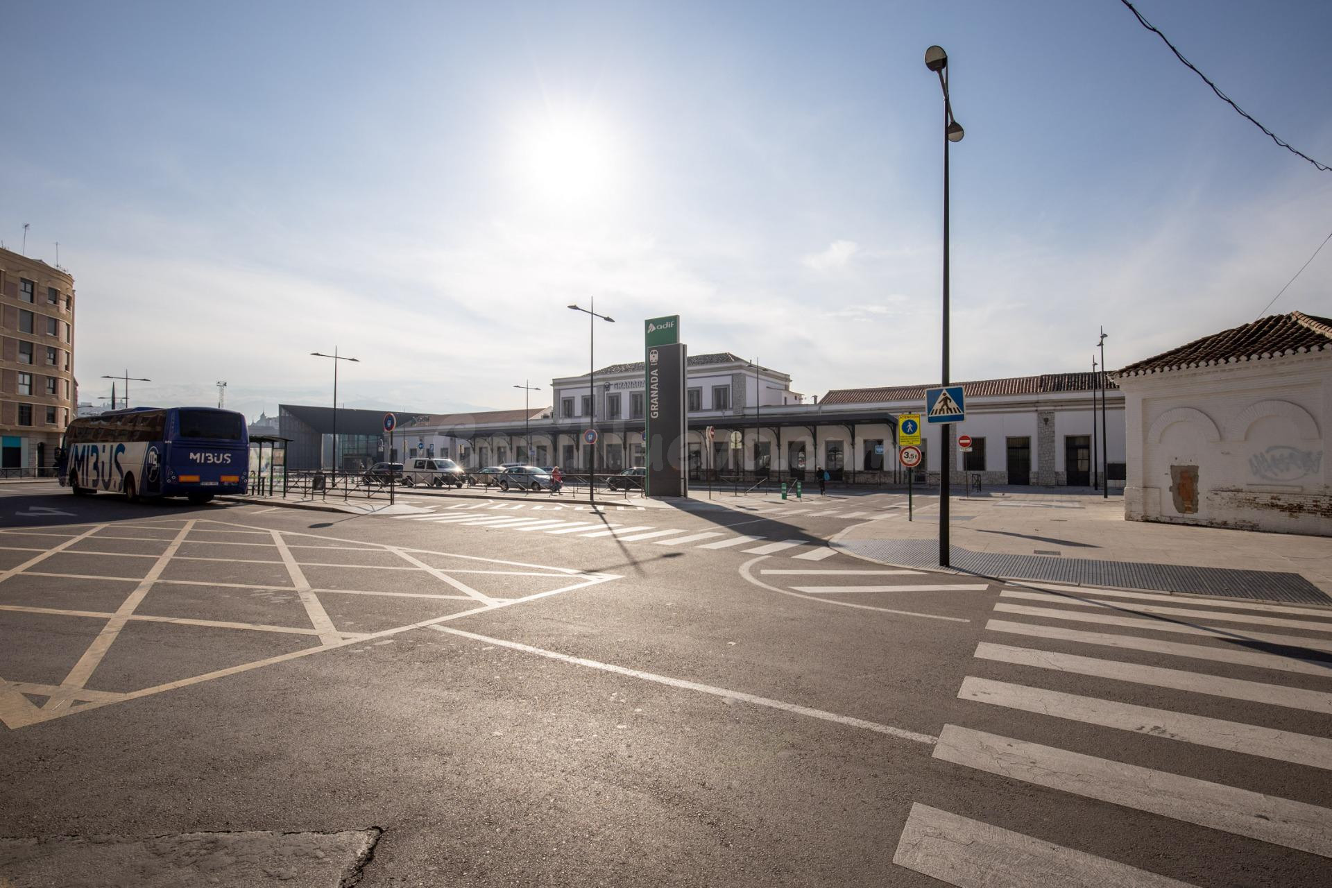 JUNTO AVENIDA ANDALUCES - foto 2