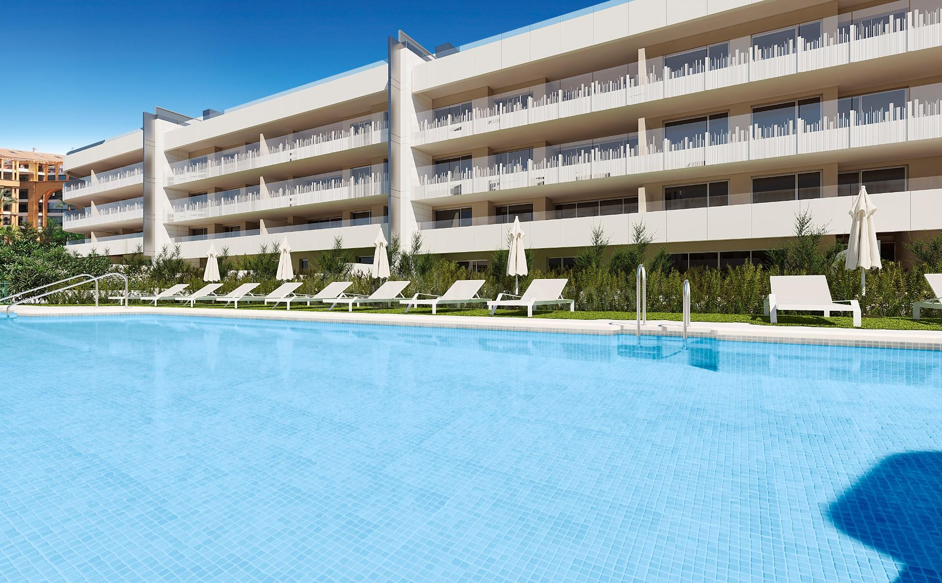 Ático de lujo de 4 dormitorios y 3 baños en Estepona Pueblo - foto 2
