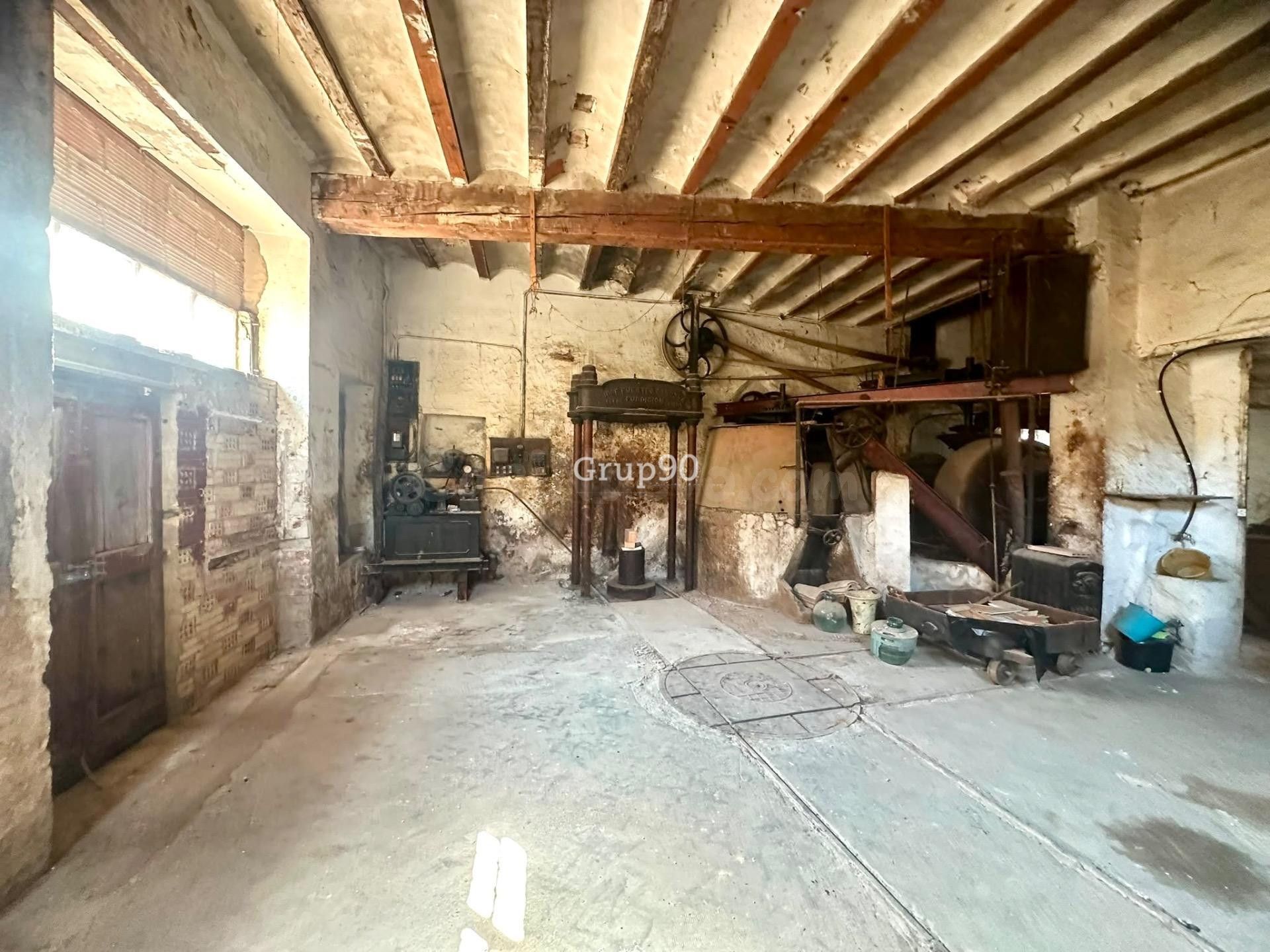 Espectacular molino histórico con gran potencial de reforma  - foto 2