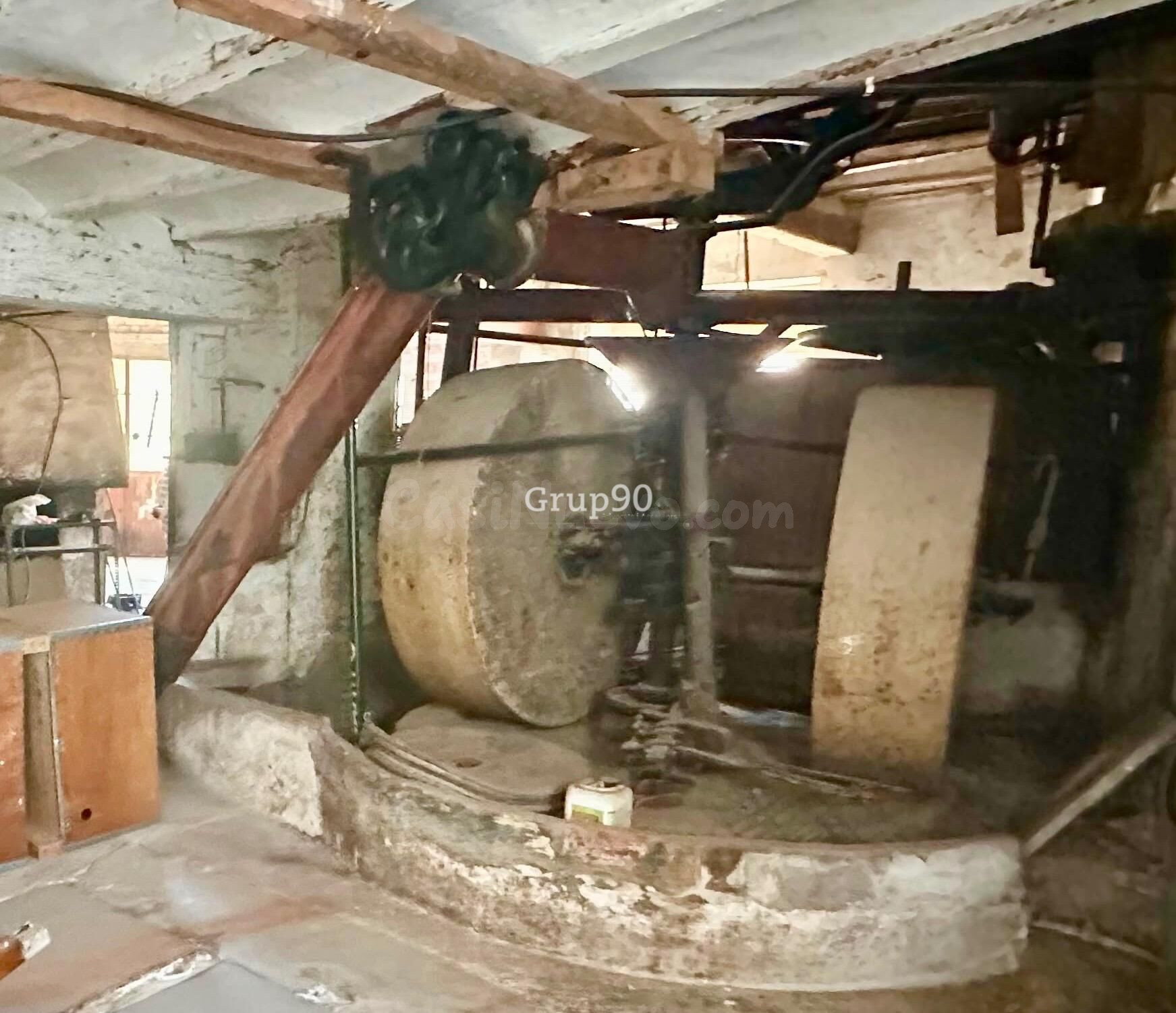Espectacular molino histórico con gran potencial de reforma  - foto 5